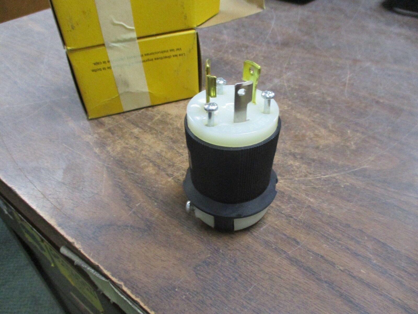 Hubbell Twist Lock Plug HBL 2611 *Set of 2* New Surplus