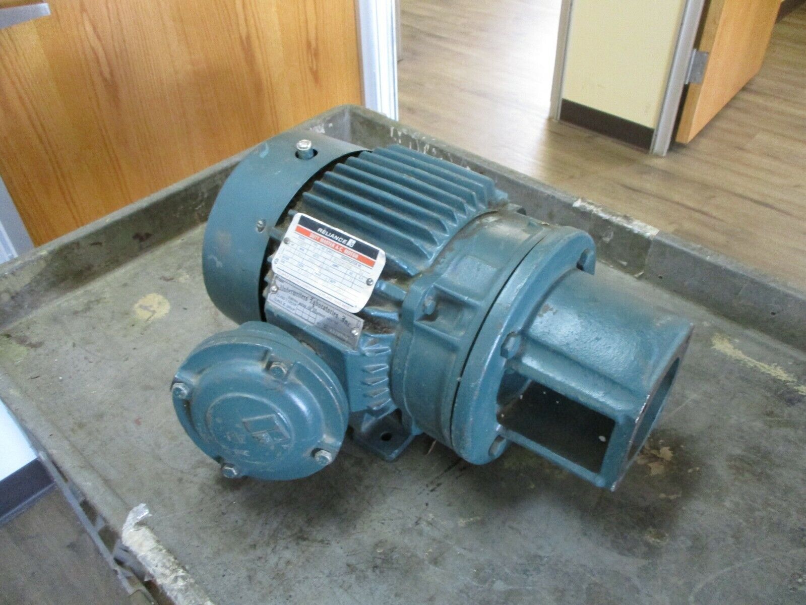 Reliance AC Motor Y246812A6 DW 3HP 1800RPM 200V 10.5A 60Hz 3Ph Used