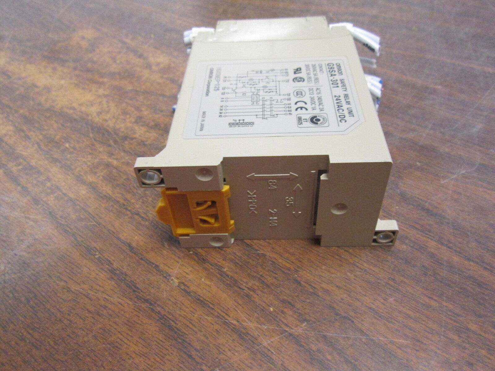 Omron Safety Relay G9SA-301 24VAC/DC Used