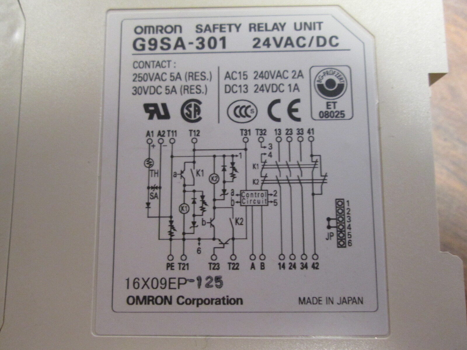 Omron Safety Relay G9SA-301 24VAC/DC Used