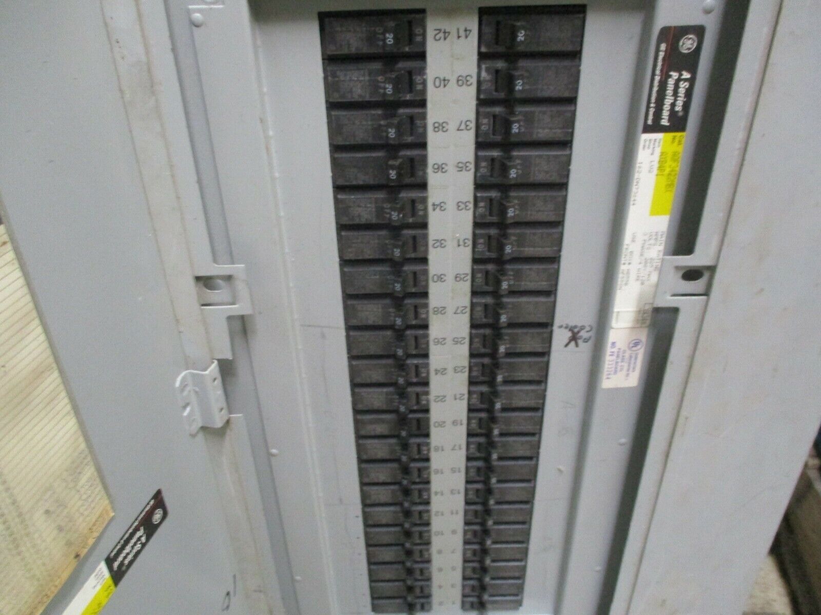 GE Main Lug Circuit Breaker Panel AQF3422MBX AXB4P1 225A Max 208Y/120V 3Ph/4W