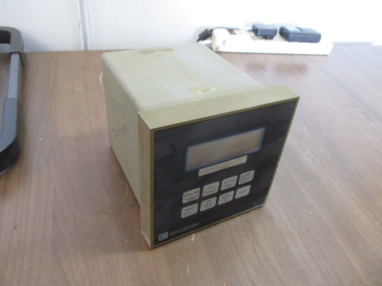 Leeds & Northrup 7082-16 Conductivity PH Analyzer 056422 120/240V 50/60Hz 15VA