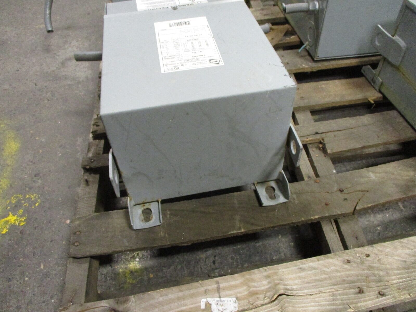 Hammond Fortress Potted Transformer C1F007LES 7.5kVA Pri: 240/480V Sec: 120/240V