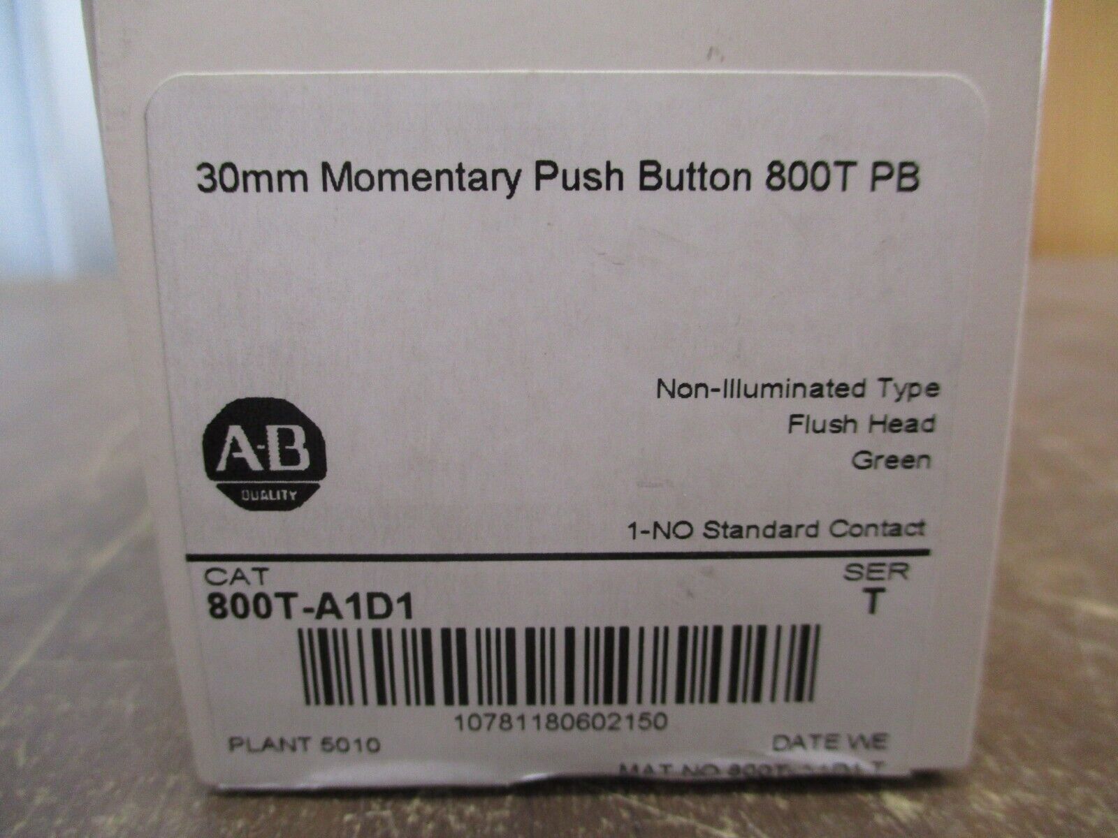 Allen-Bradley Push Button 800T-AIDI Ser. T Flush Head Green New Surplus