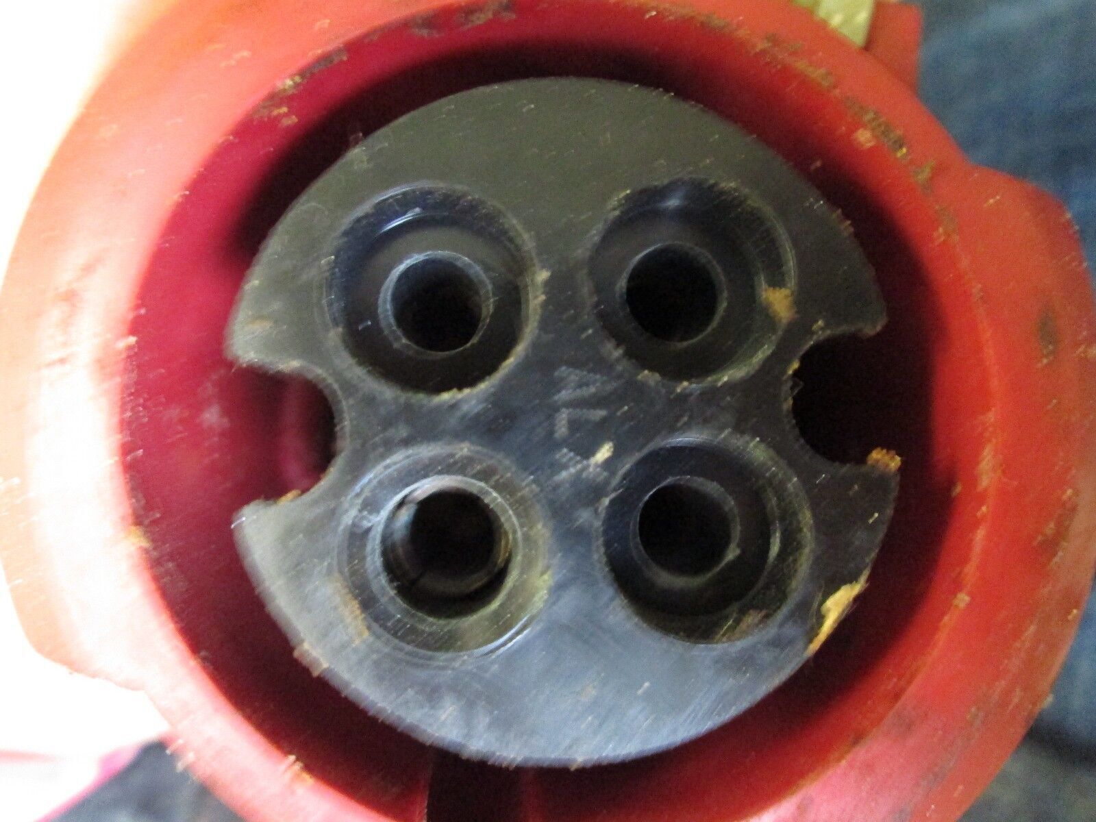 Hubbell Connector 420C7W 20A 480V 3P 4W 3PH Watertight Used