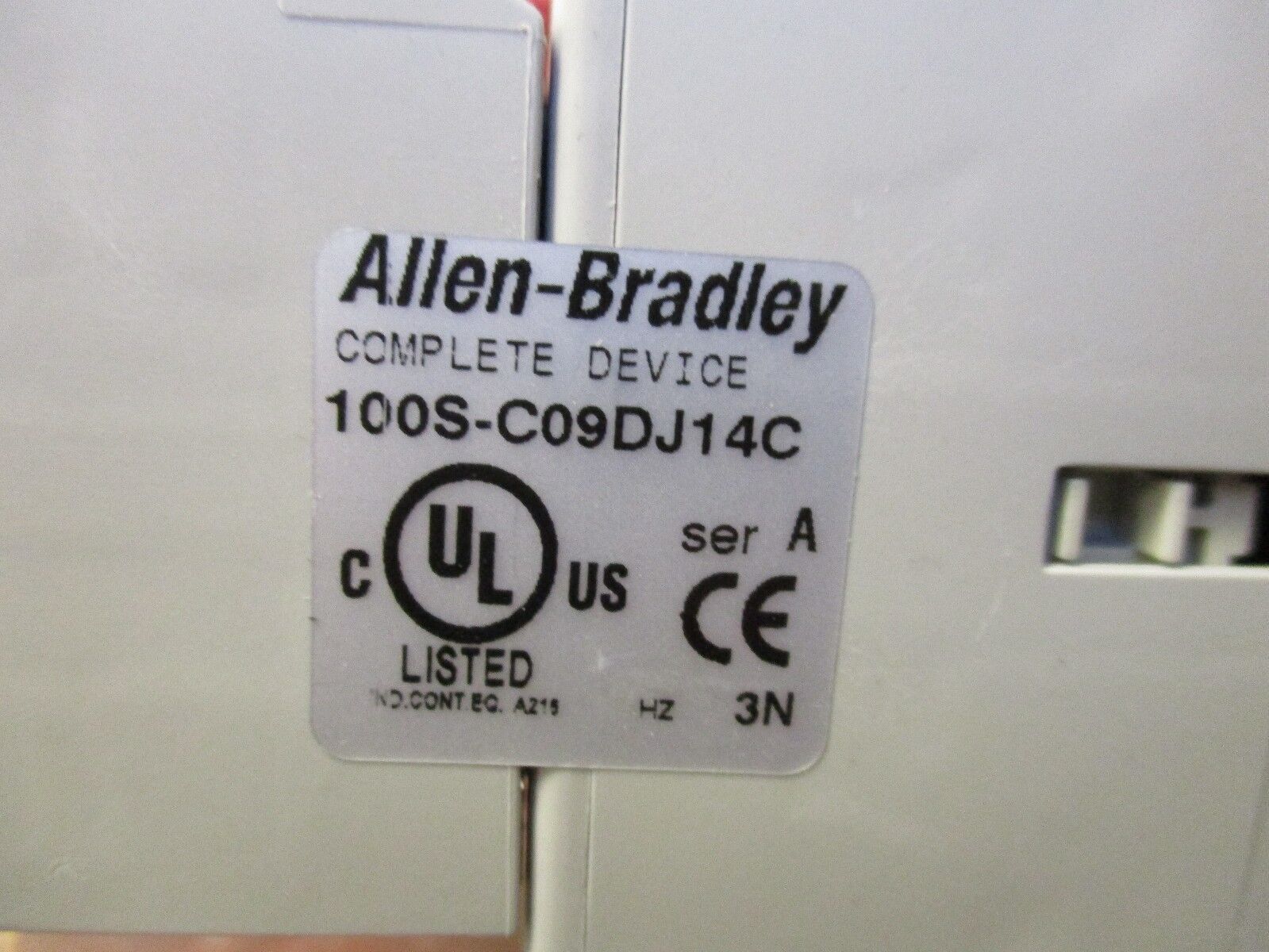 Allen-Bradley Guardmaster Safety Relay 100S-C09DJ14C 24VDC Coil 32A 600V Used