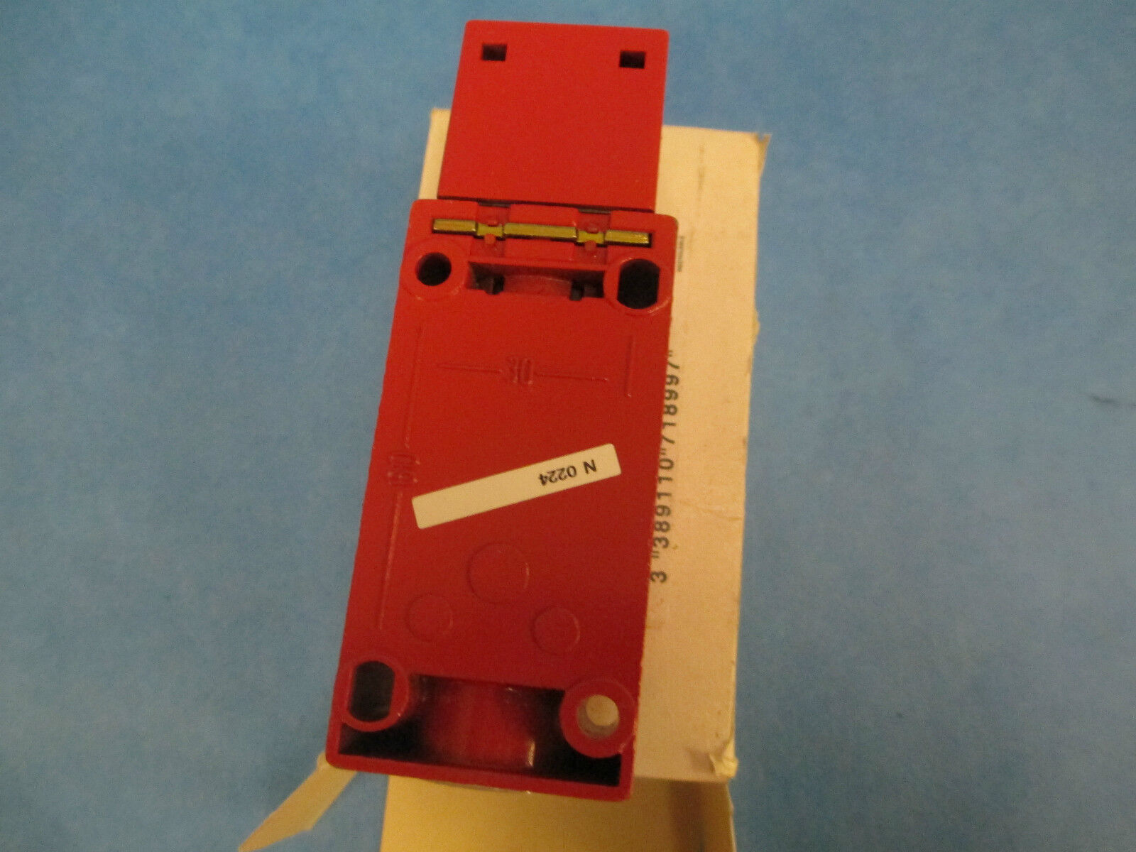 Telemecanique XCS-A713 Safety Limit Switch New Surplus