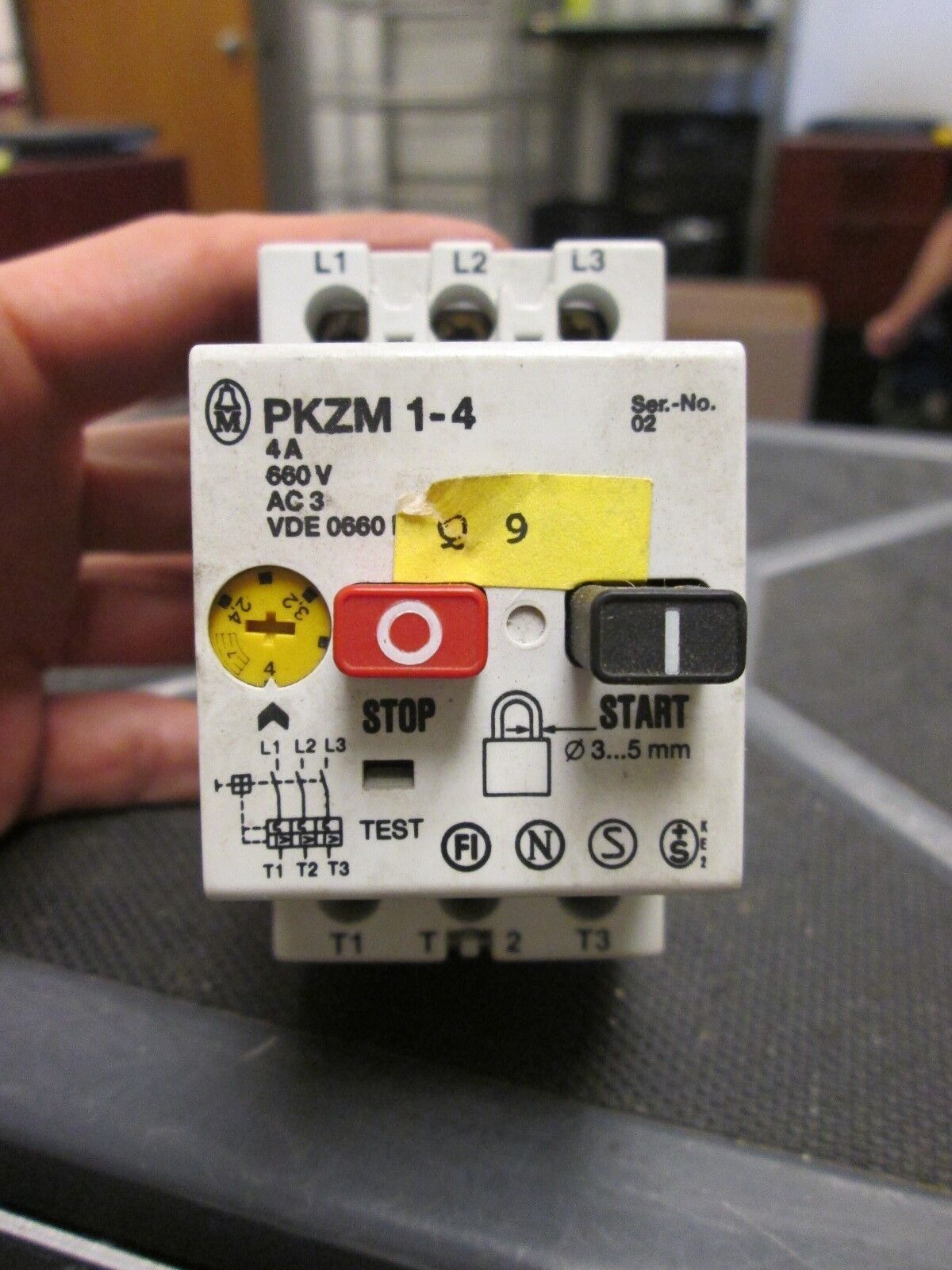 Telemecanique Manual Starter GV2-M22 20-25A 600V Used