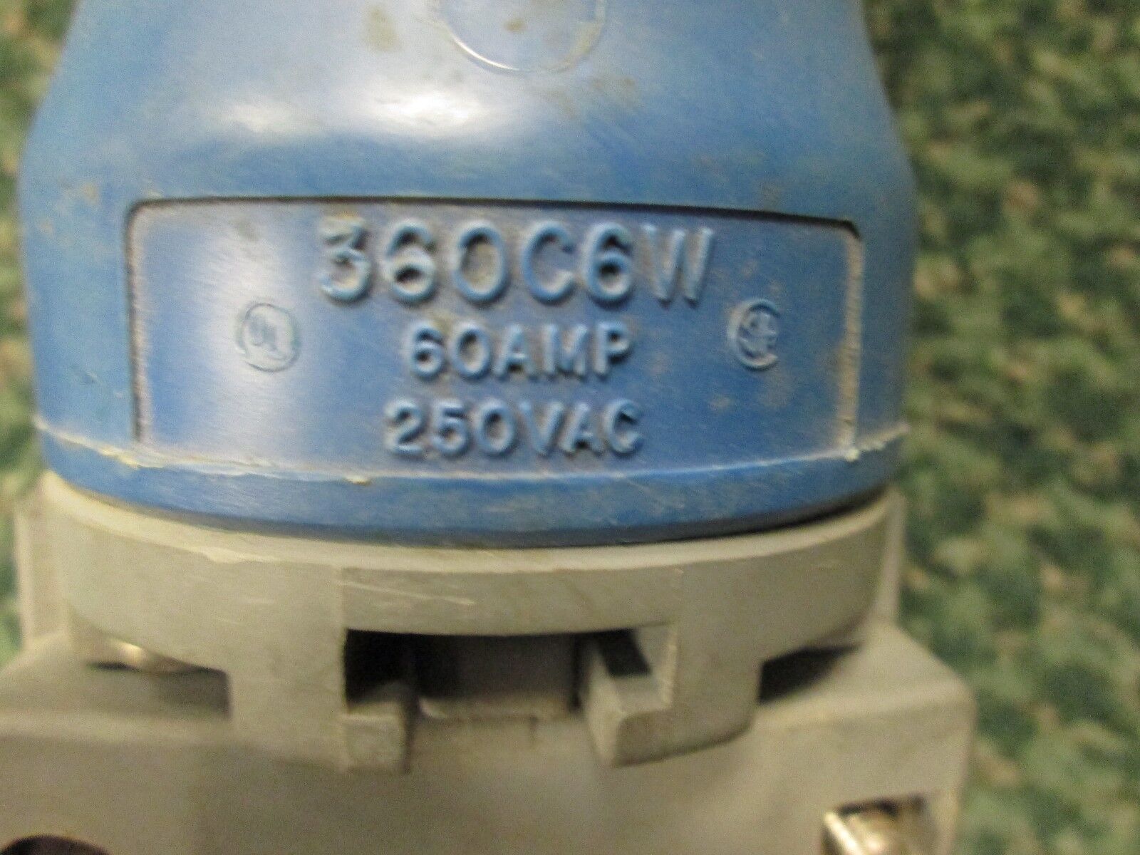 Hubbell Connector 360C6W 60A 250V 3P 4W 3PH Watertight *No Cap* Used