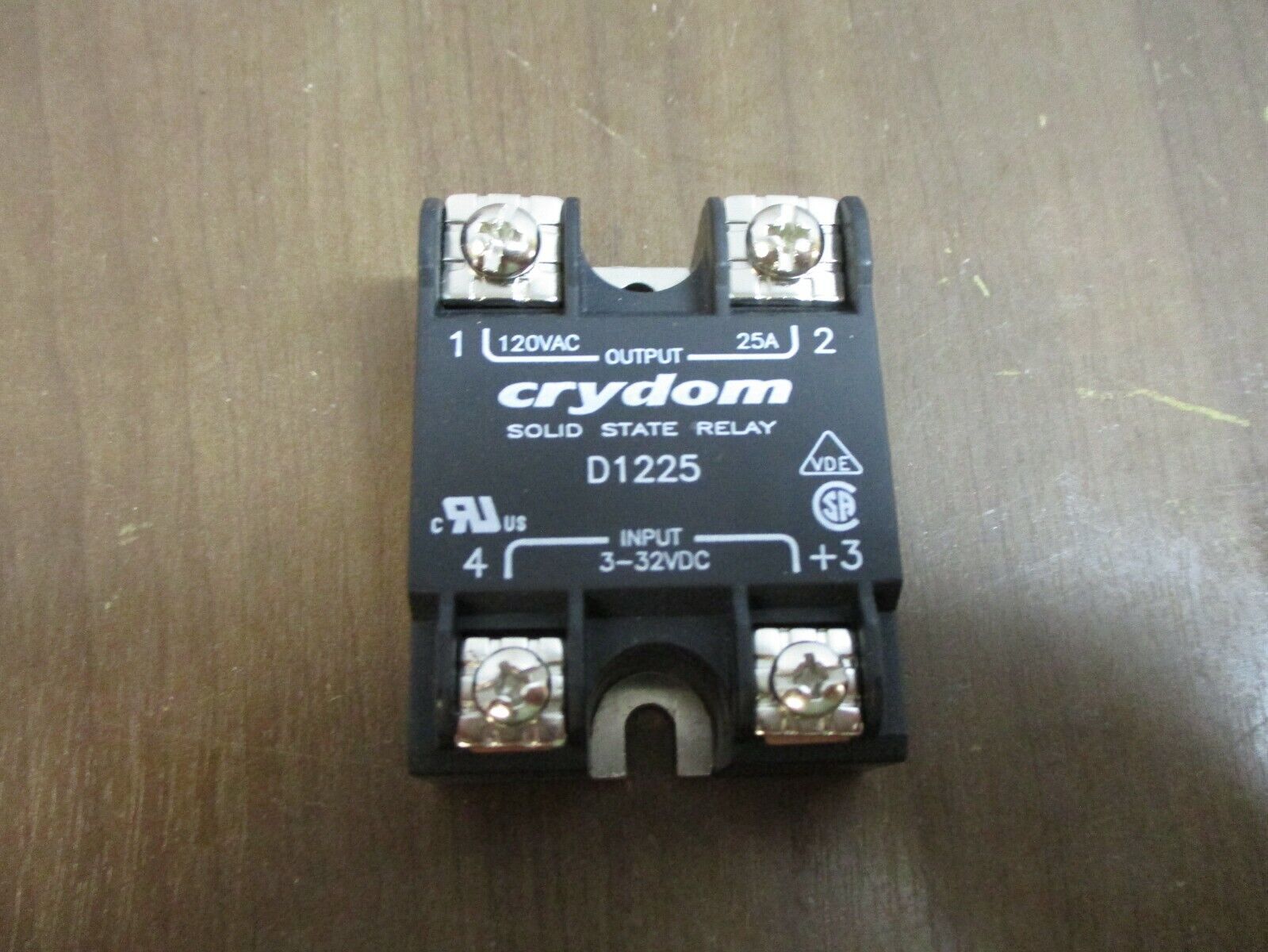 Crydom Solid State Relay D1225 Input: 3-32VDC Output: 120VAC 25A New Surplus