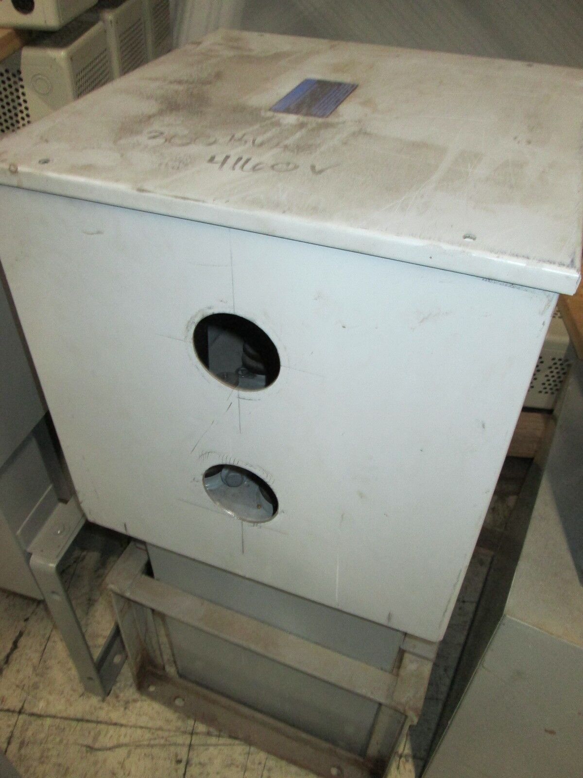 Westinghouse Type DV Weatherproof Capacitor Assembly 2360405A47 300KVAR 4160V