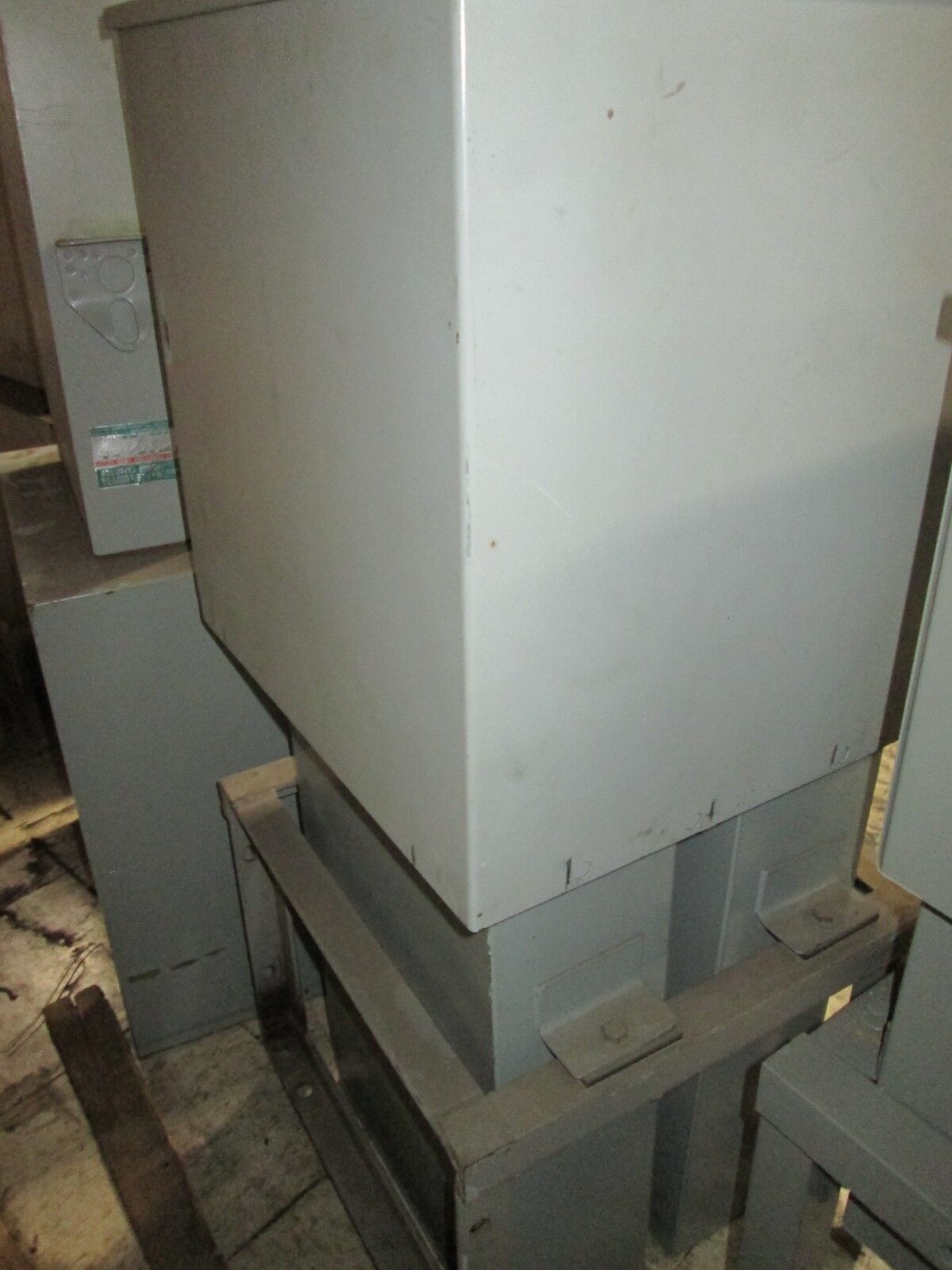 Westinghouse Type DV Weatherproof Capacitor Assembly 2360405A47 300KVAR 4160V