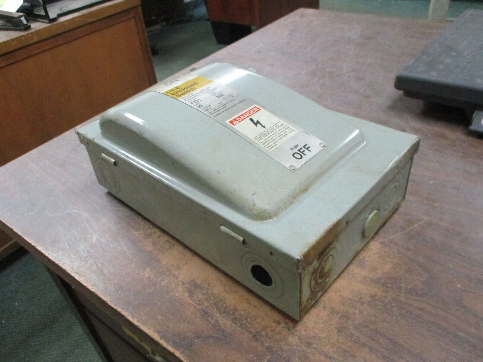 ITE Fusible Safety Switch/Disconnect F351 30A 600V 3Ph Used