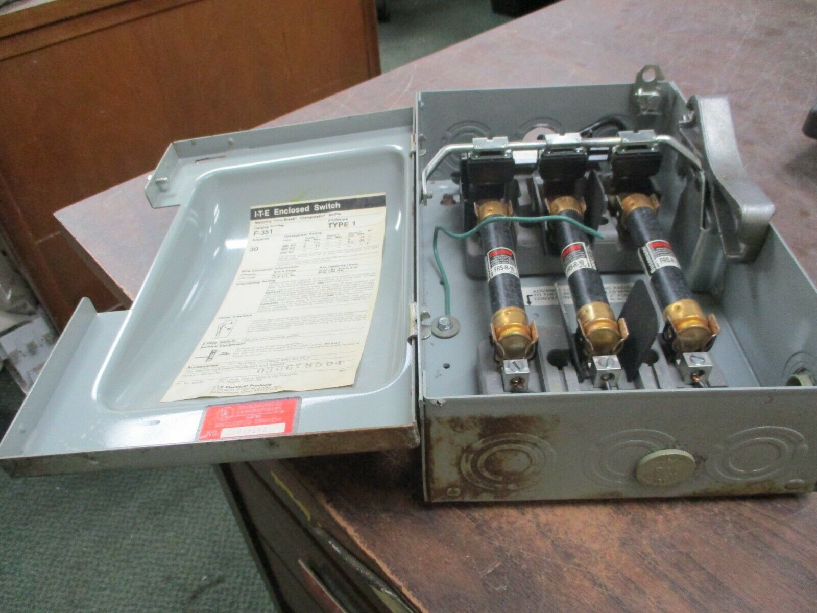 ITE Fusible Safety Switch/Disconnect F351 30A 600V 3Ph Used