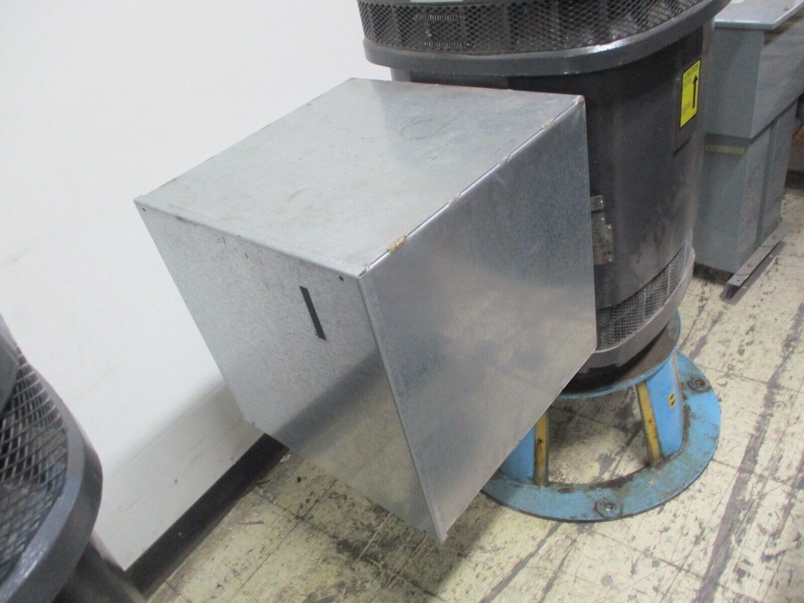 US Motors Vertical Mount AC Motor 250HP 1800RPM FR: 445YPA ENCL: WPI 3Ph Used