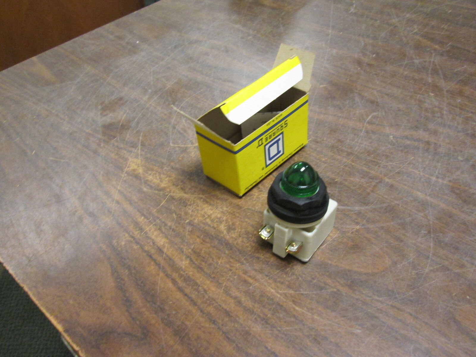 Square D Pilot Light 9001 SKP1G9 Green Lens 110/120V 50/60Hz New Surplus
