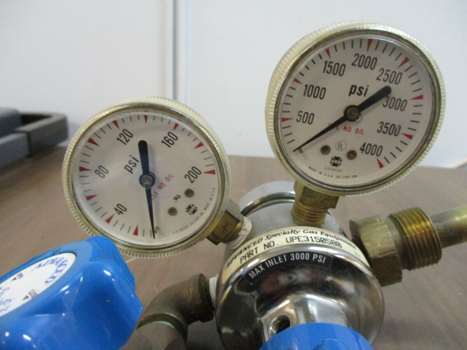 Advanced Specialty Gas Equipment Gas Regulator UPE3150580 3000 PSI Used
