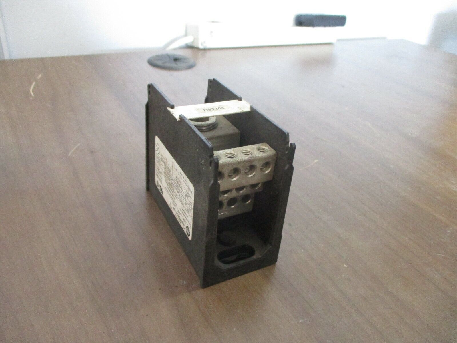 Allen-Bradley Power Distribution Block 1492-PDL31124 Ser. A 335A 600V 1P Used