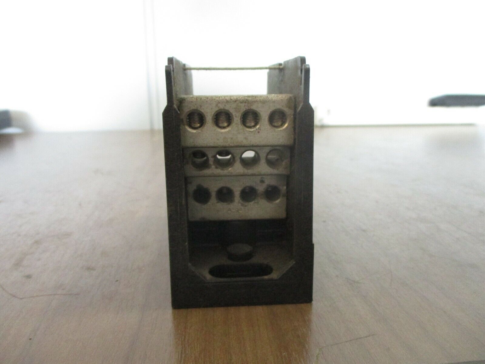 Allen-Bradley Power Distribution Block 1492-PDL31124 Ser. A 335A 600V 1P Used