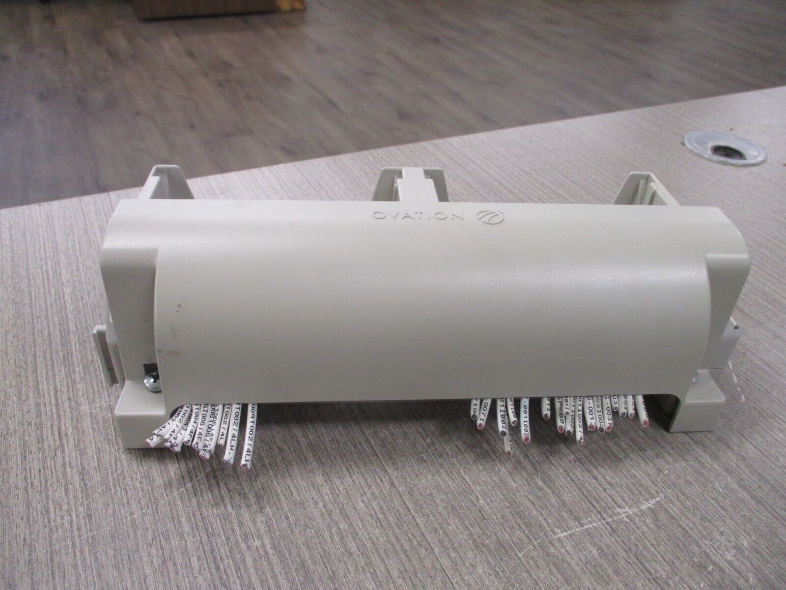 Emerson Ovation Process Control Base 1B30035H01 Rev. 05 w/ Terminal Cover Used