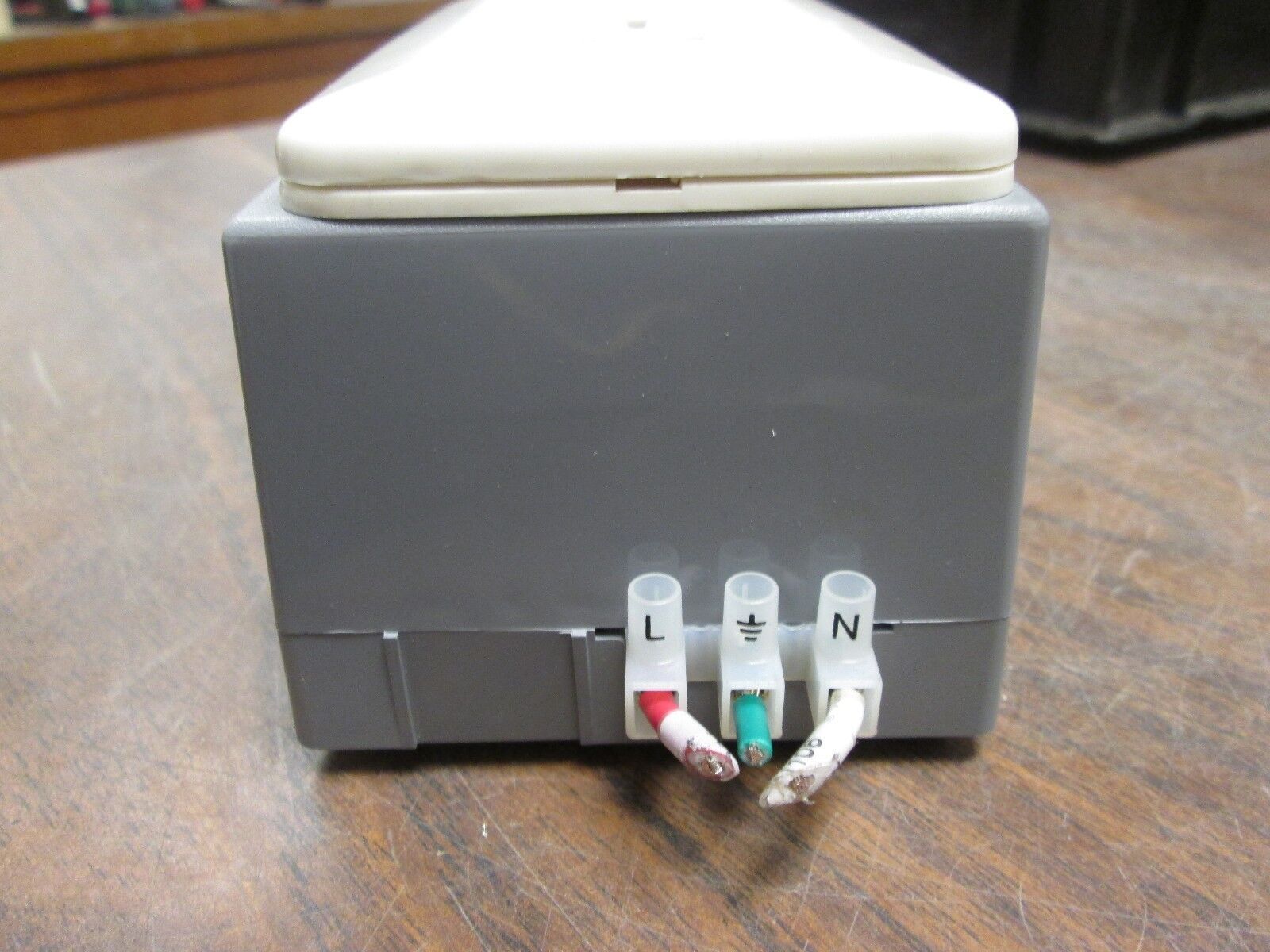 Hubbell Outlet Box DRUBKIT 20A 250/600V Used