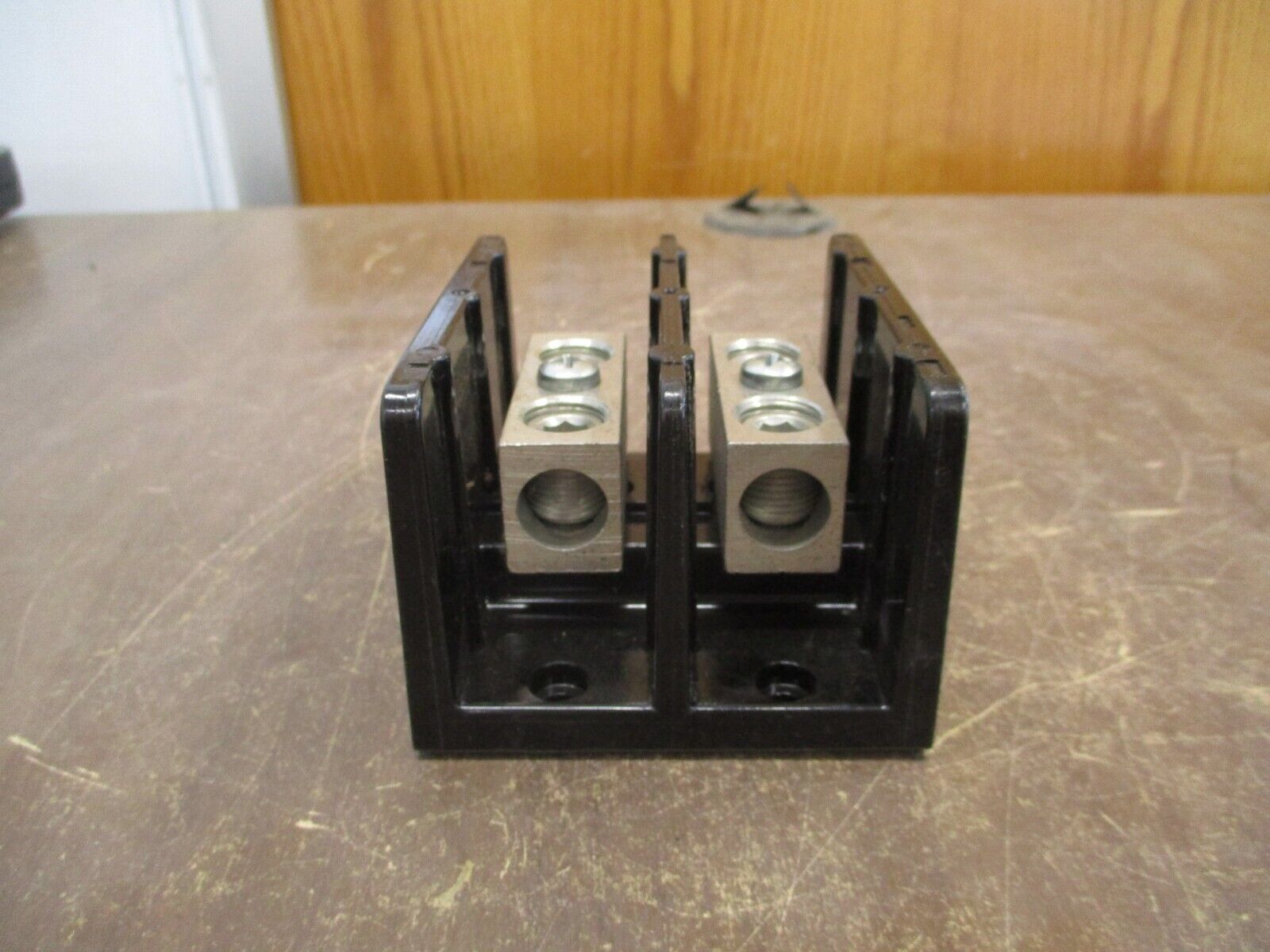 Marathon Power Distribution Block 1432123 255A 600V 2P Line/Load: 250MCM-6 Used