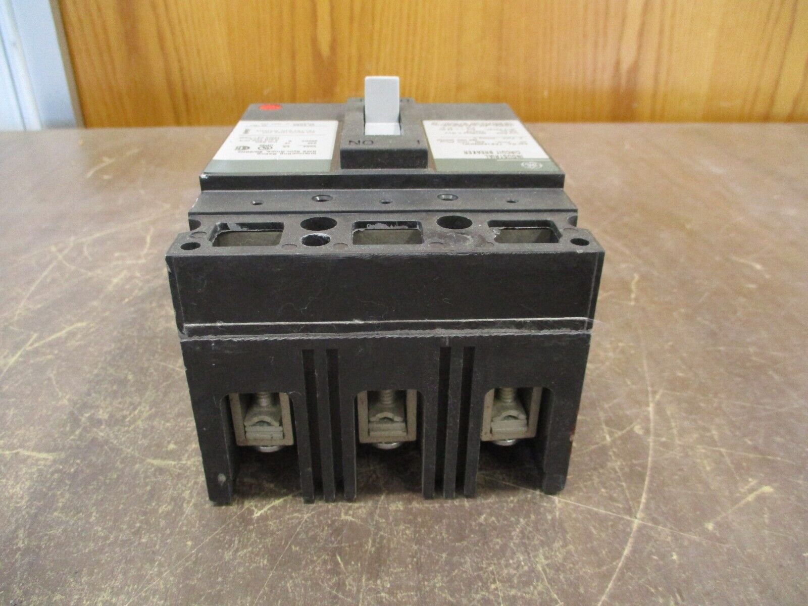 GE Circuit Breaker TEB132060WL 60A 240V 3P New Surplus