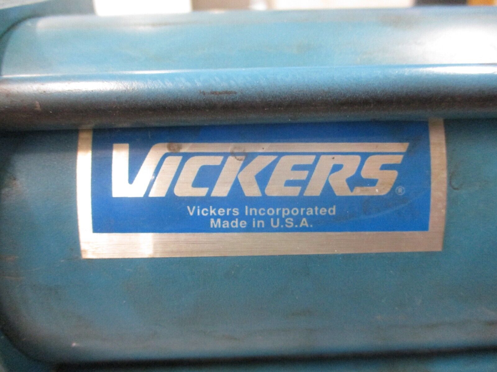 Vickers Hydraulic Cylinder TE10GACA 1AA10000 250 PSI 3.25/1X10 Used