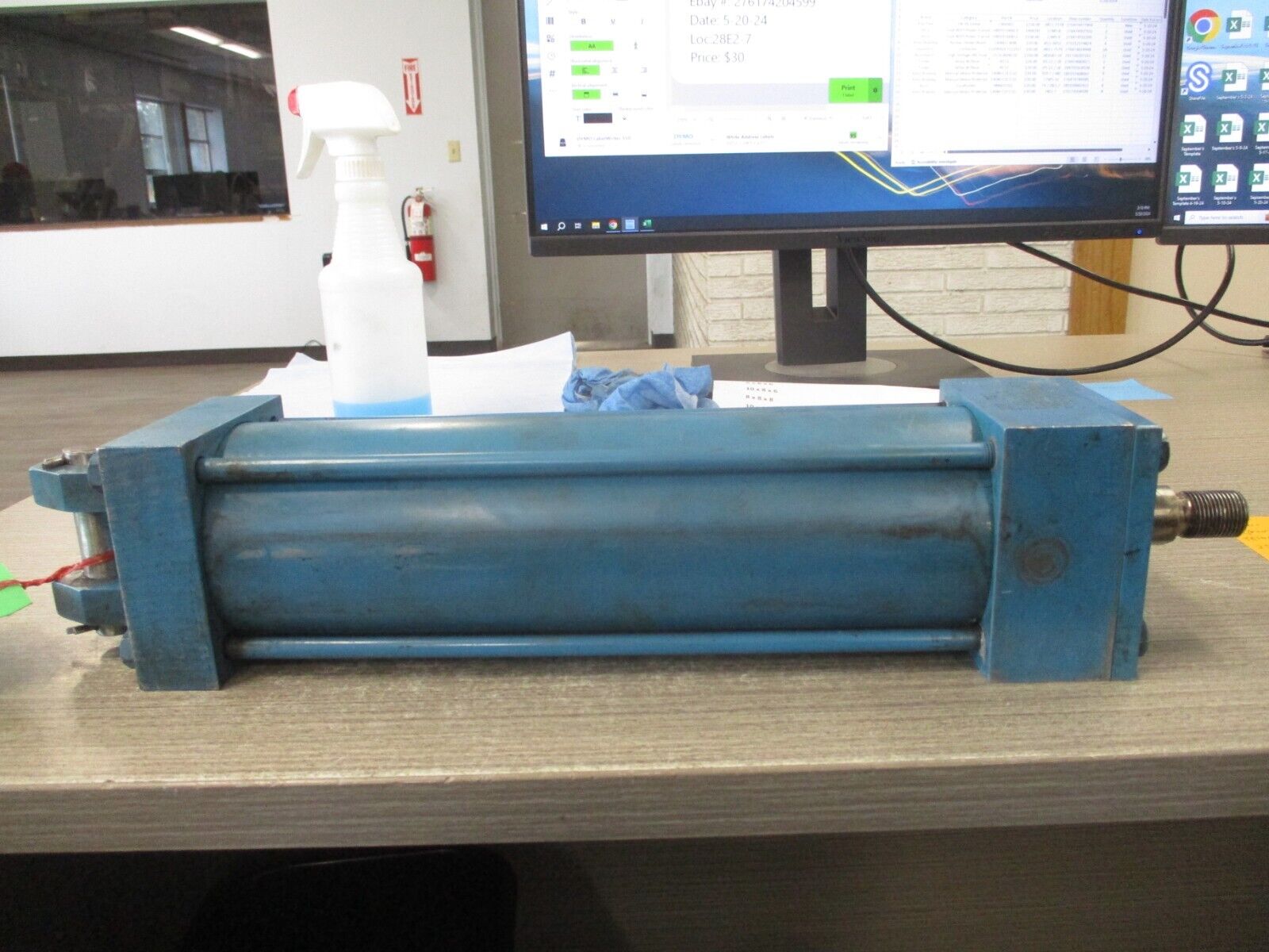 Vickers Hydraulic Cylinder TE10GACA 1AA10000 250 PSI 3.25/1X10 Used