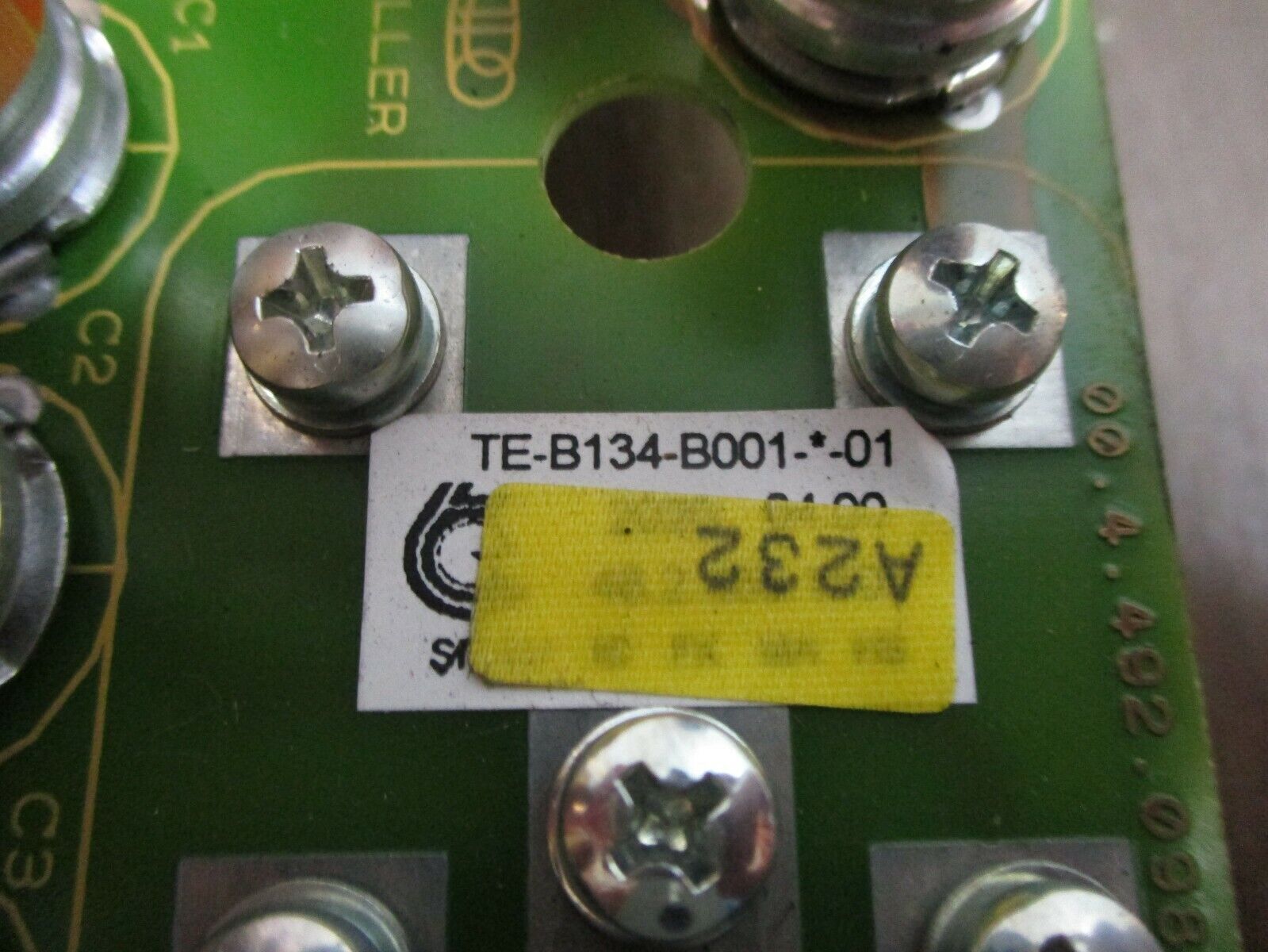 Pillar Capacitor TE-B134-B001-*-01 Used