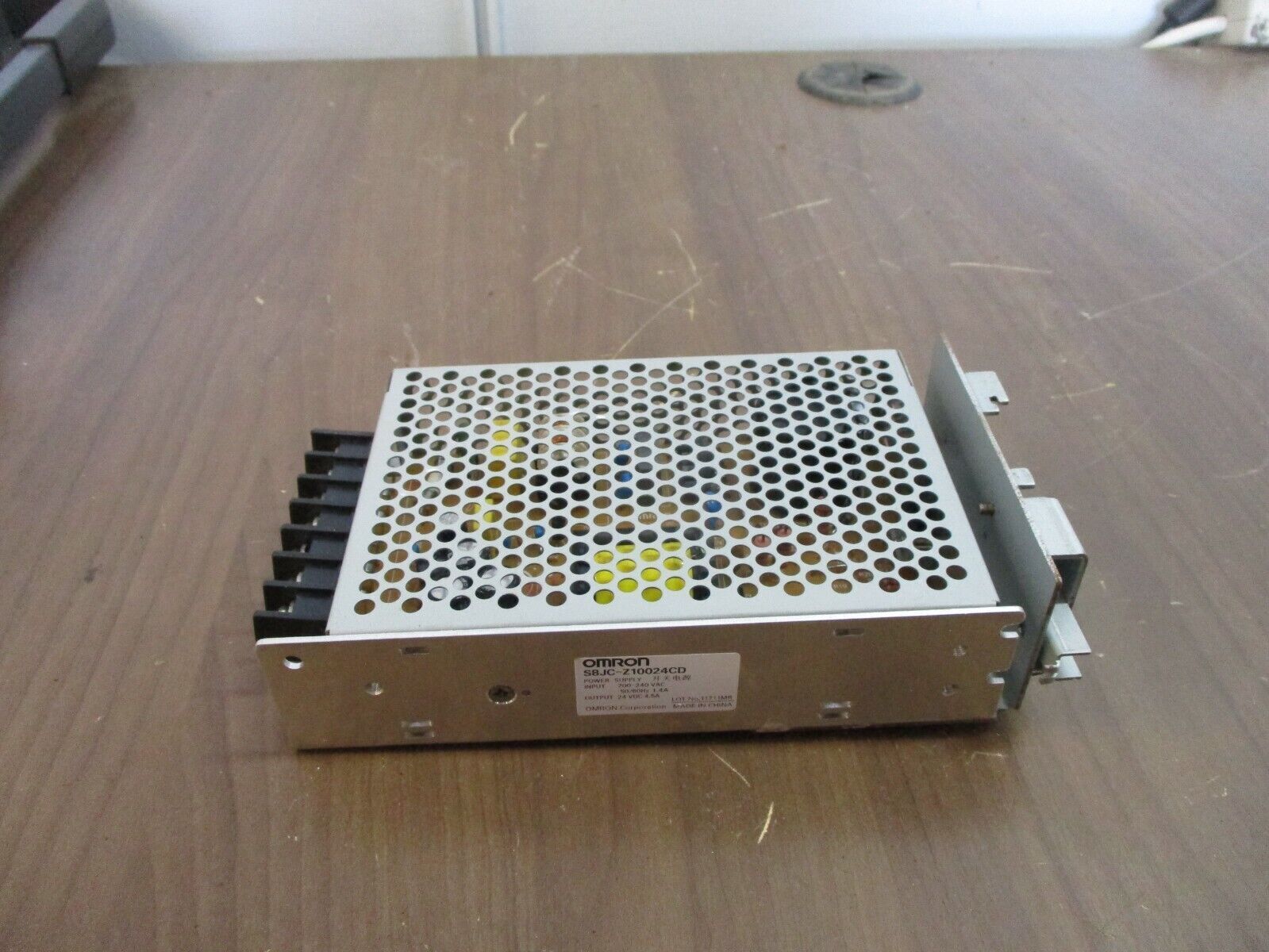 Omron Power Supply S8JC-Z10024CD Input: 200-240VAC 50/60Hz 1.4A Used
