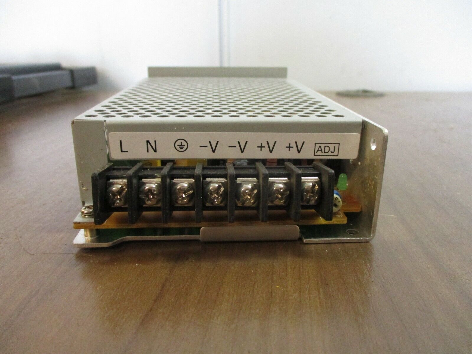 Omron Power Supply S8JC-Z10024CD Input: 200-240VAC 50/60Hz 1.4A Used