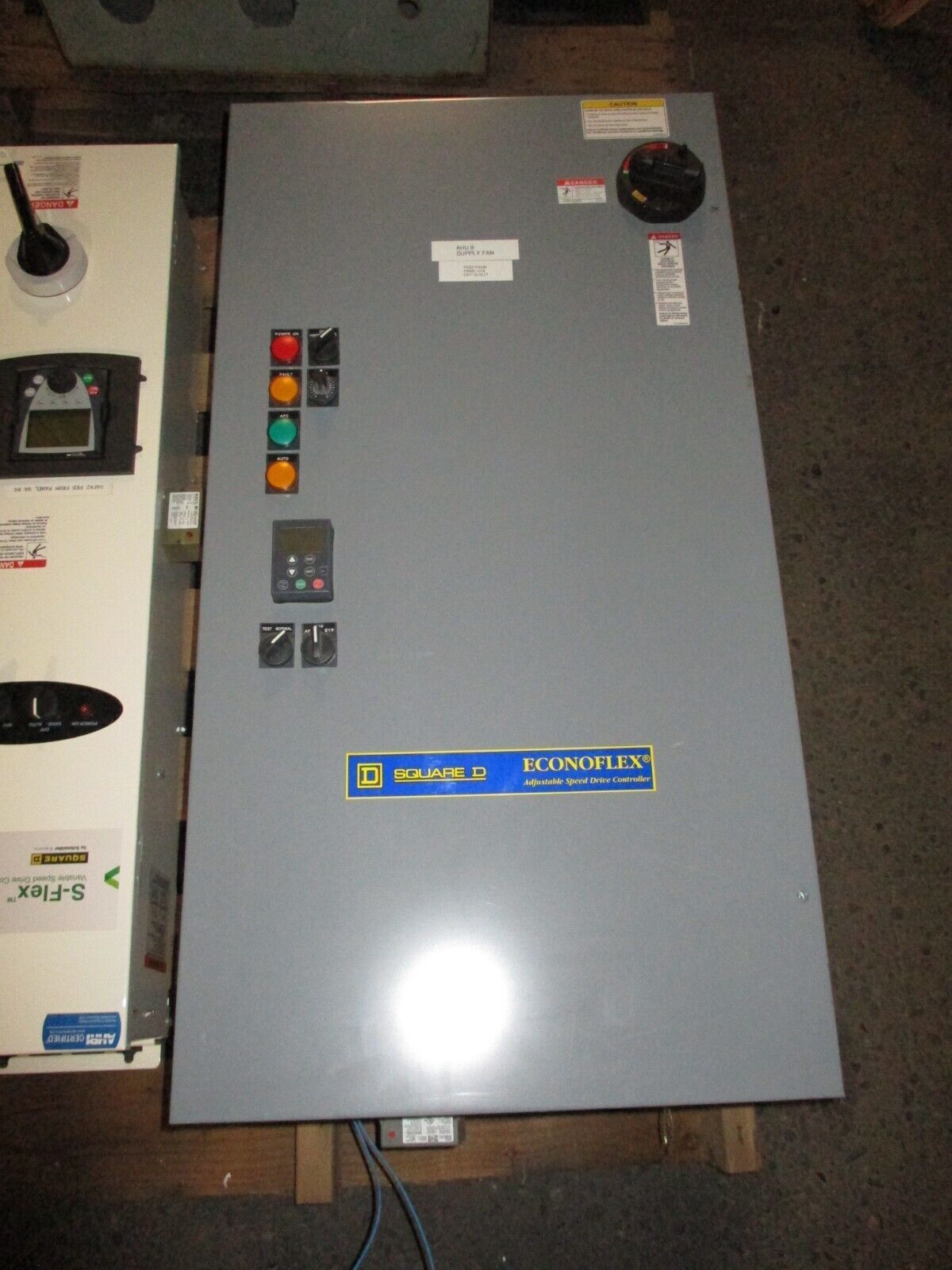 Square D EconoFlex Altivar AC Drive w/ Bypass 8839 58EHG4VY Ser. A 10HP 3Ph Used