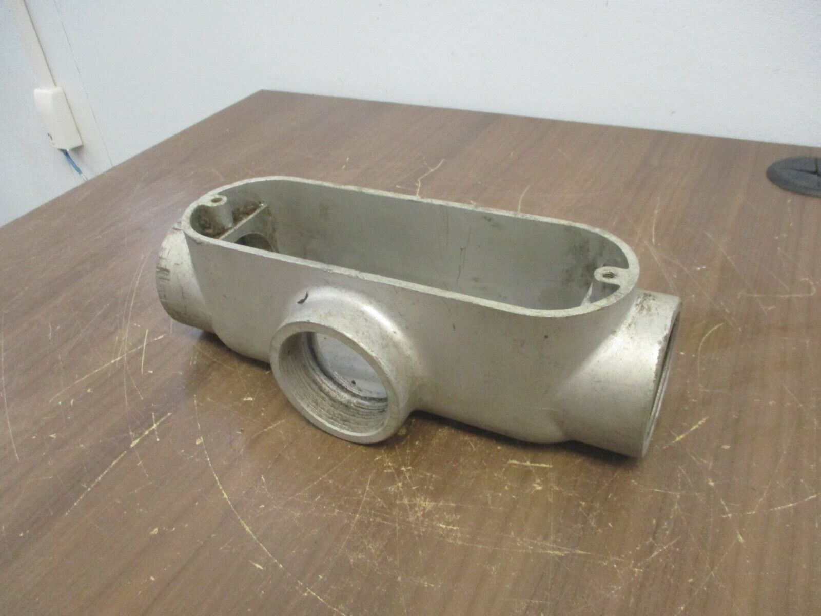 L.E. Mason Red Dot T-Style Conduit Body T-2 Size: 2" Used