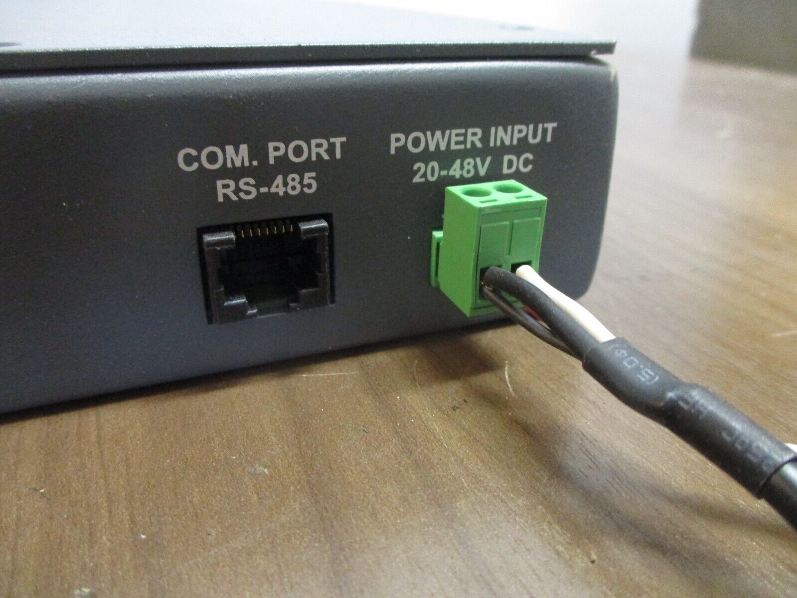 Corning MobileAccess Base Unit WB-B4U Rev. A03 4-Links 20-48VDC 0.7A Used