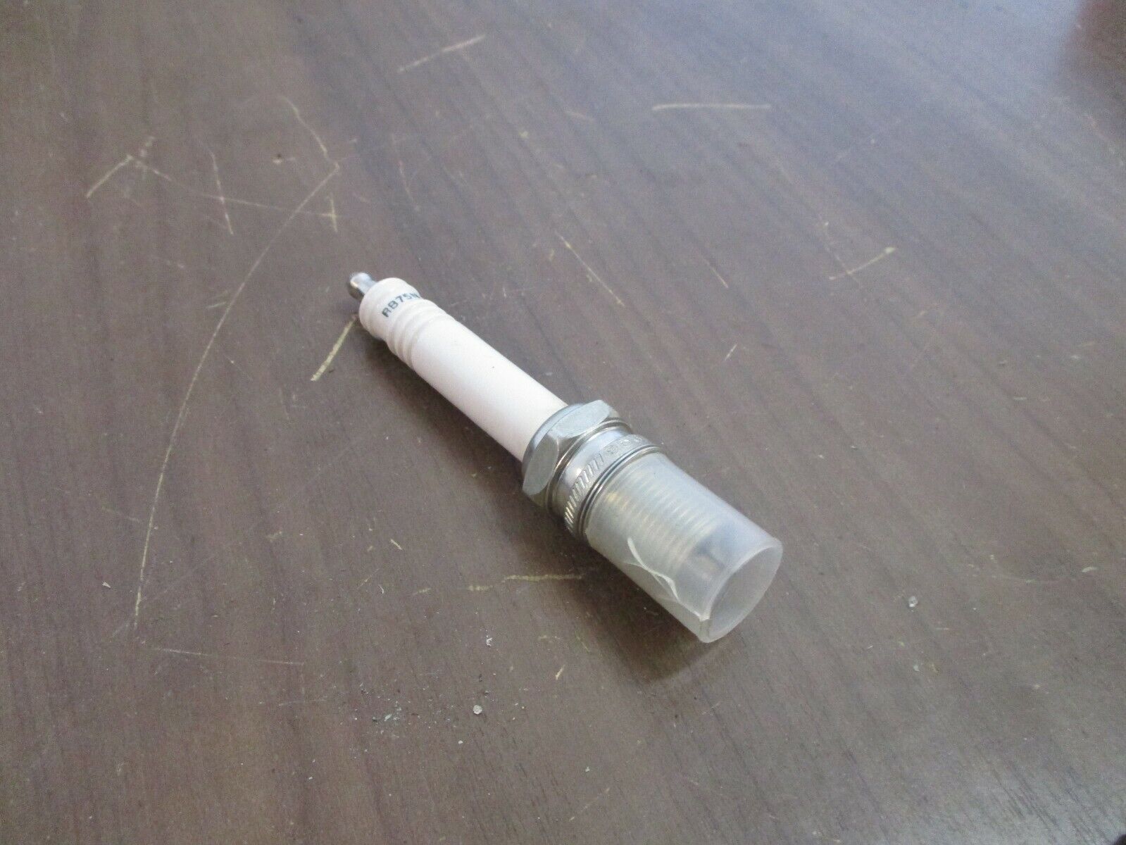 Federal Mogul Champion Spark Plug 643 New Surplus