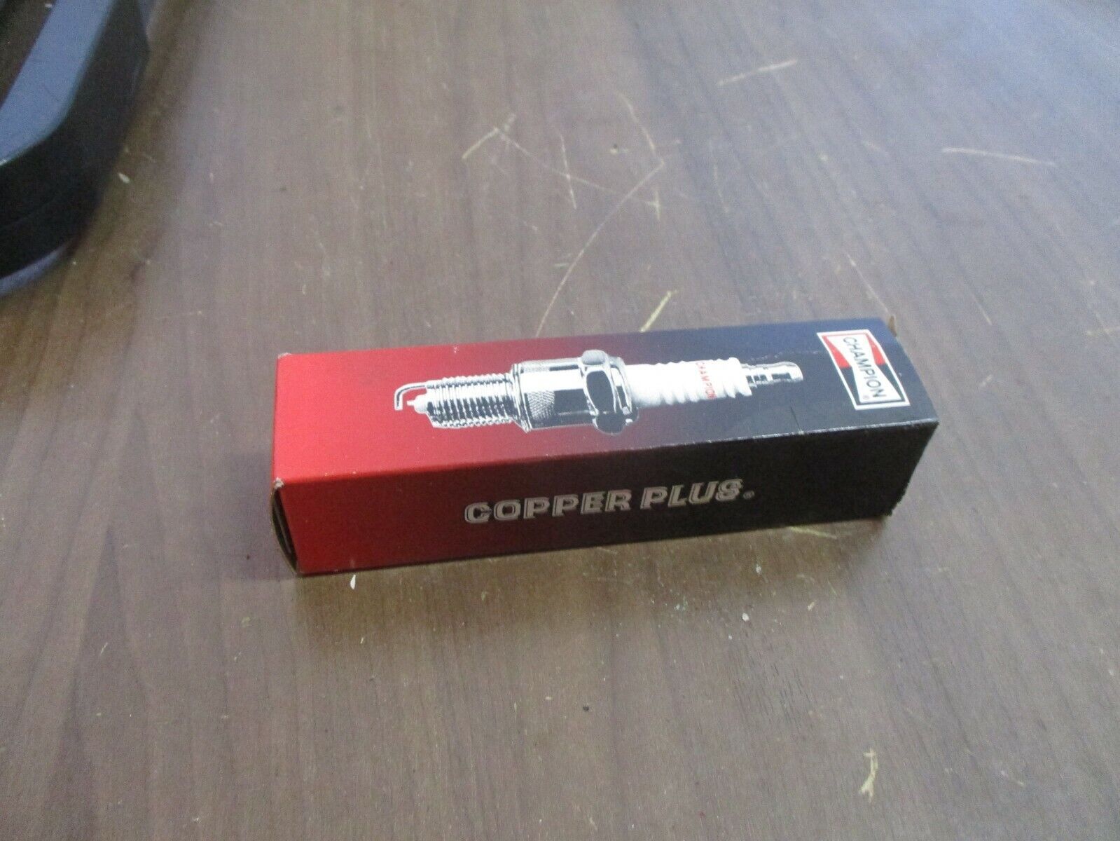 Federal Mogul Champion Spark Plug 643 New Surplus