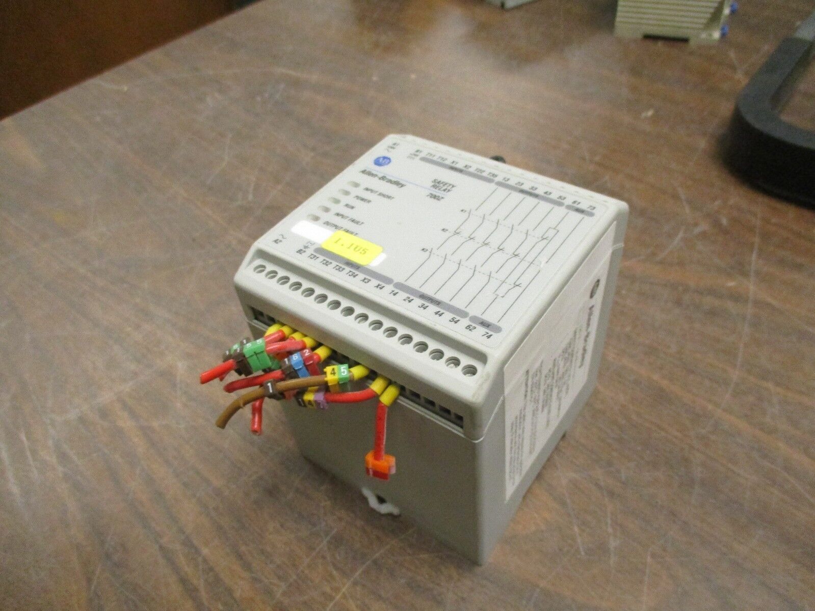 Allen-Bradley Safety Relay 700-ZBR520AZ1 Ser A 120V 50-60Hz Used