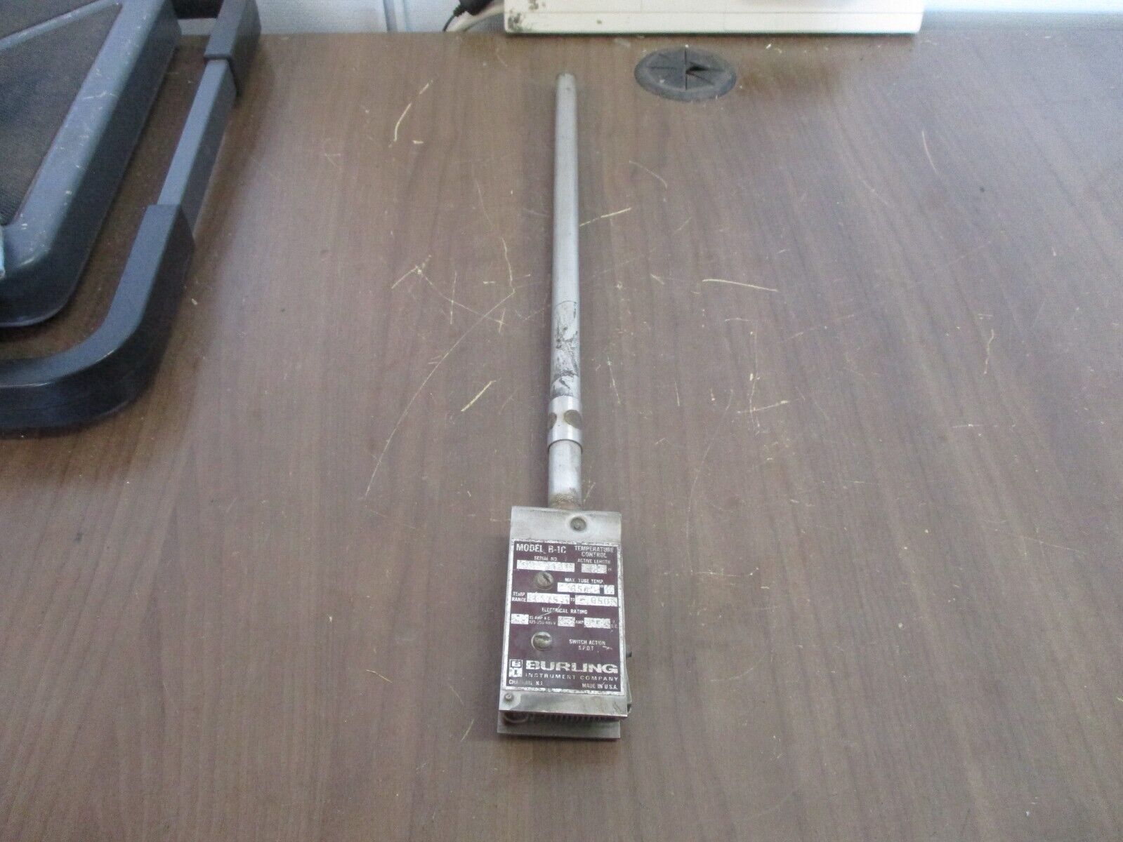 Burling Temperature Control Model B-1C Length: 8" 650°F Max Range: 375-650° Used