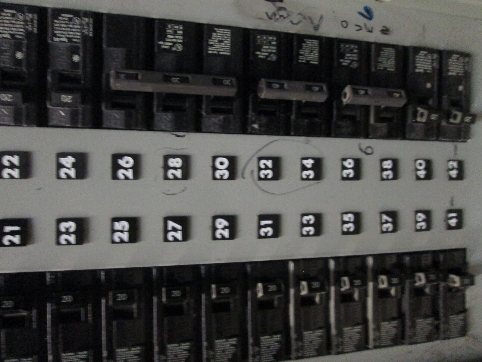 Siemens Main Lug Breaker Panel BG42ML4100STM 100A Main Lug 208Y/120V 3Ph 4W Used