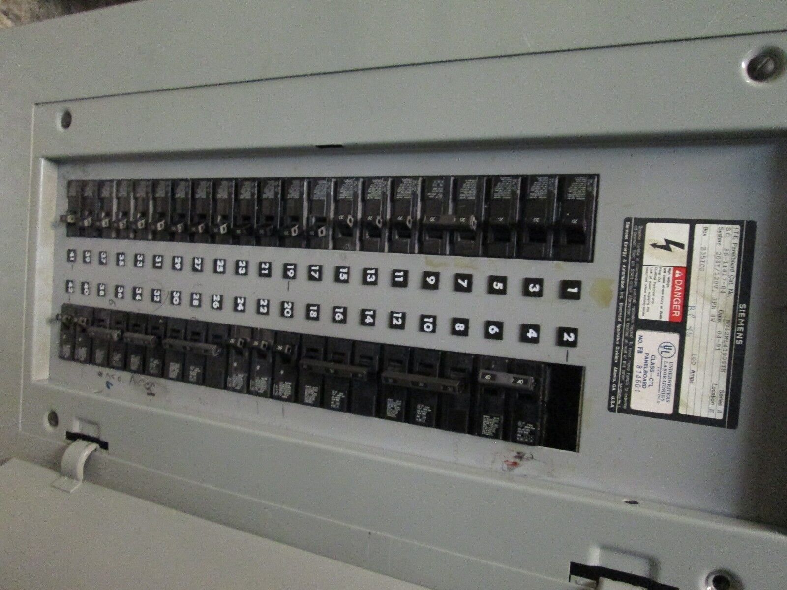 Siemens Main Lug Breaker Panel BG42ML4100STM 100A Main Lug 208Y/120V 3Ph 4W Used