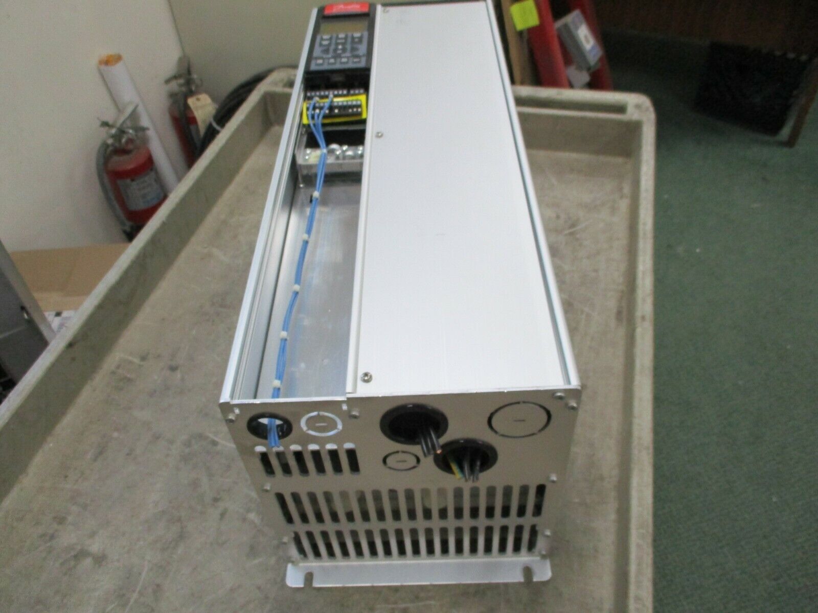 Danfoss VLT 6032 AC Drive 175Z7368 30HP *Missing Terminal Cover* Used