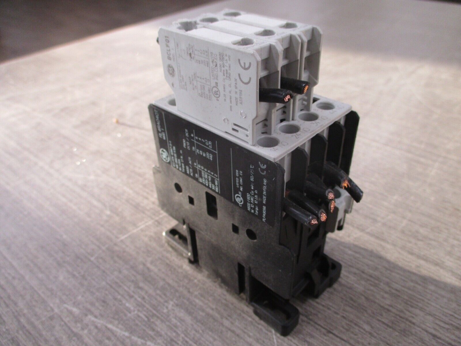 GE Contactor RL4RA040T 120V Coil w/ Aux Contact Block Used