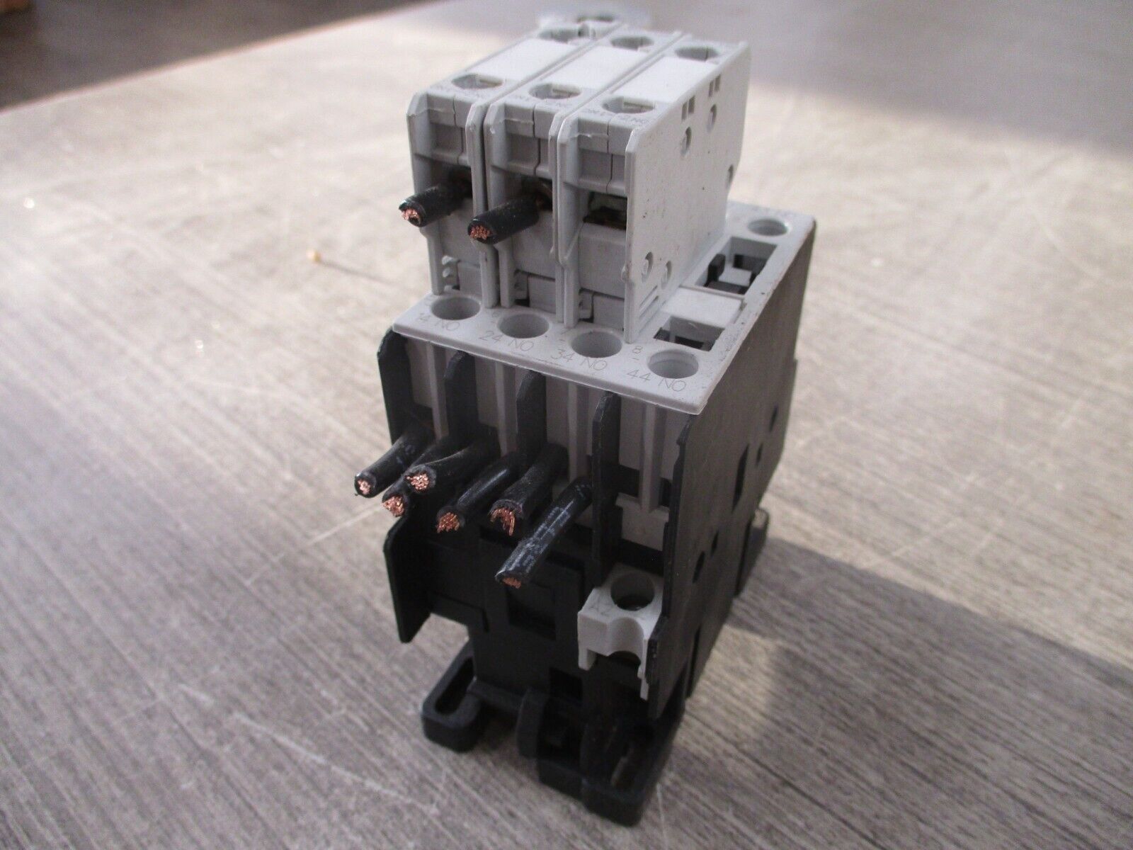 GE Contactor RL4RA040T 120V Coil w/ Aux Contact Block Used