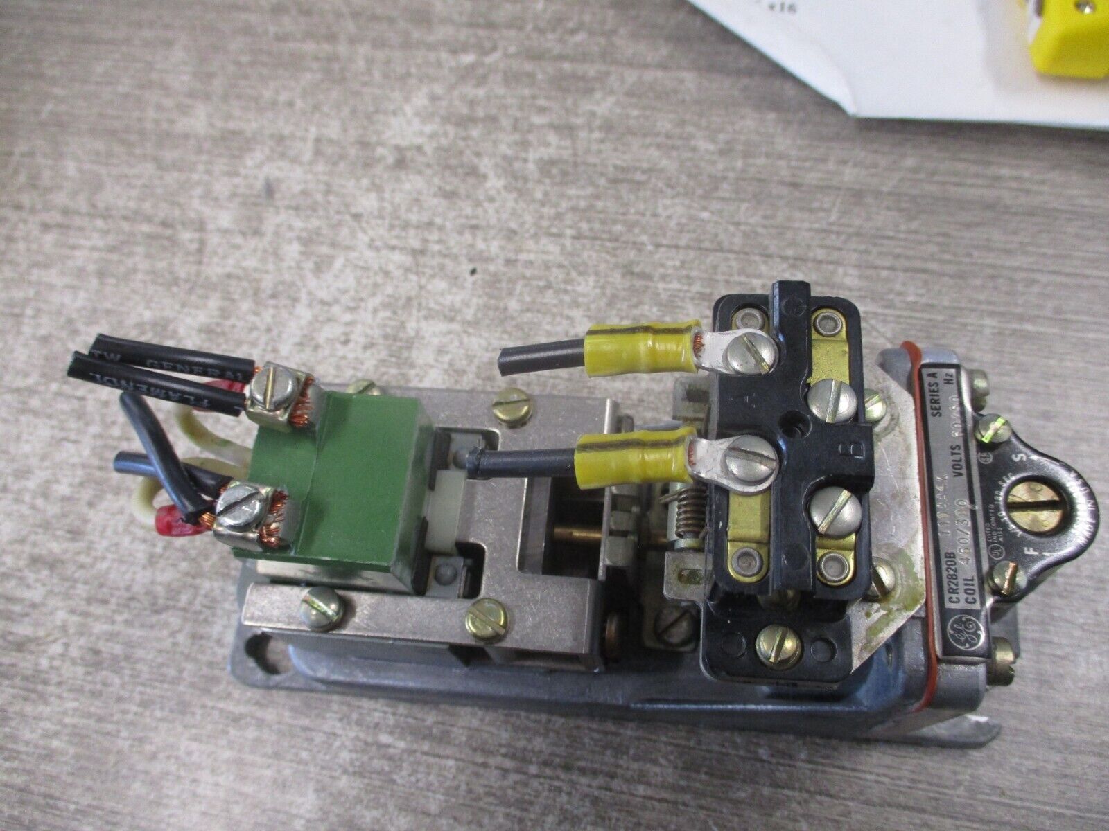 GE Time Delay Relay CR2820B 110AA4K Ser. A 460V Coil Delay; 1/5-180 Sec