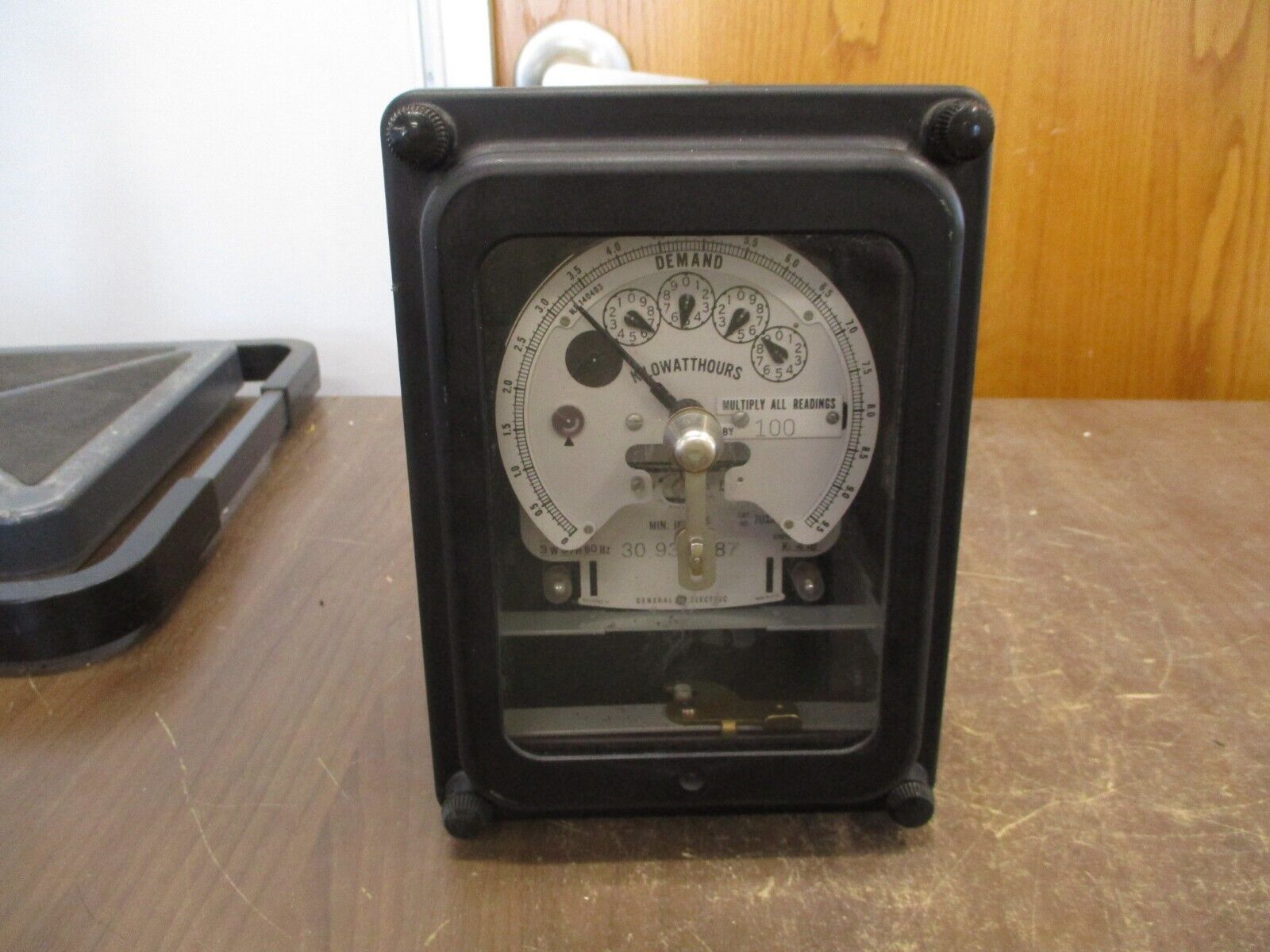 GE Type DSM-53 Kilowatthour Meter 701X28G33 480V 3W 3Ph 60Hz Used