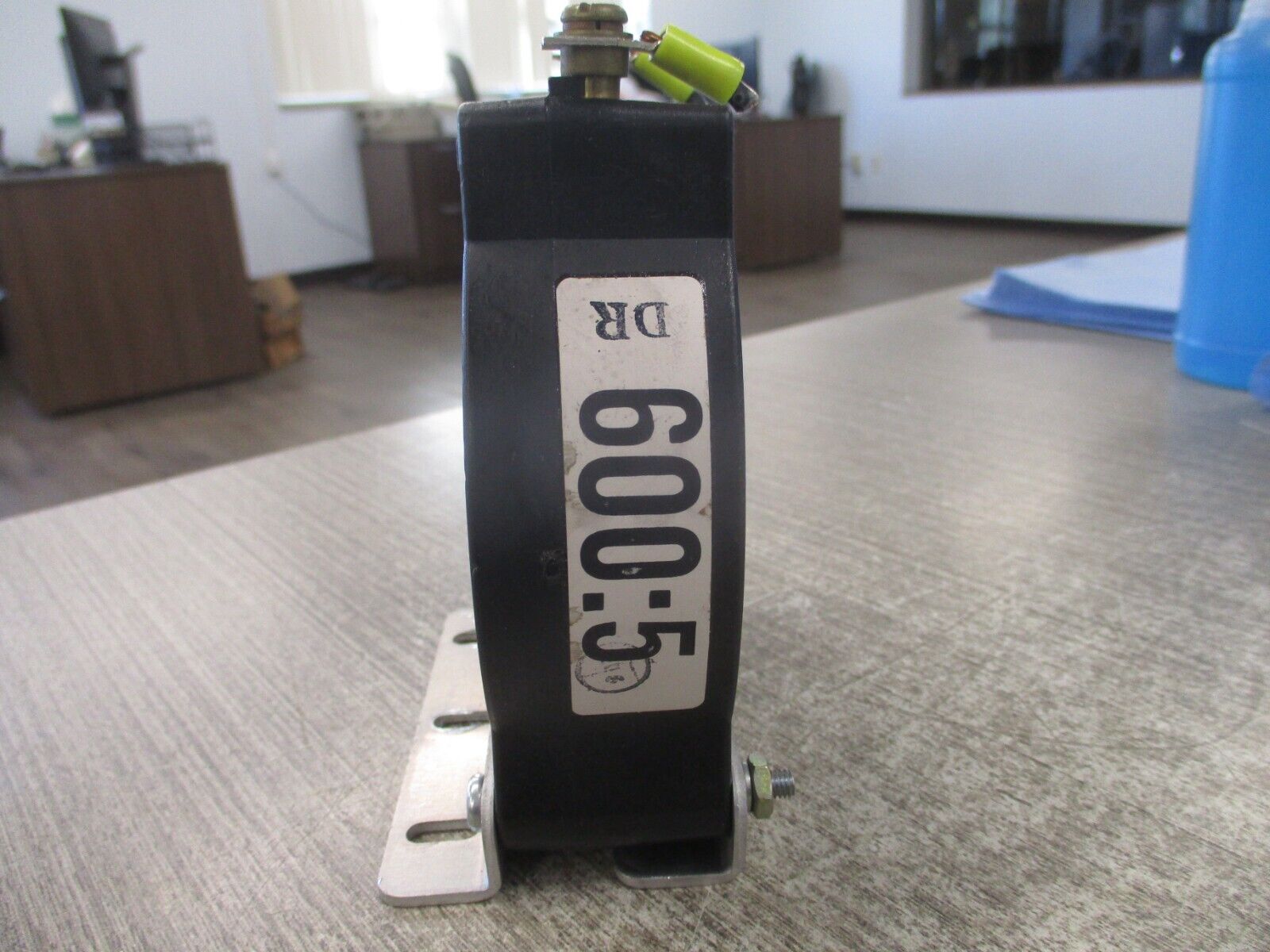 Square D Current Transformer 74-601 Ratio 600:5A 600V 25-400Hz 10kV BIL Used