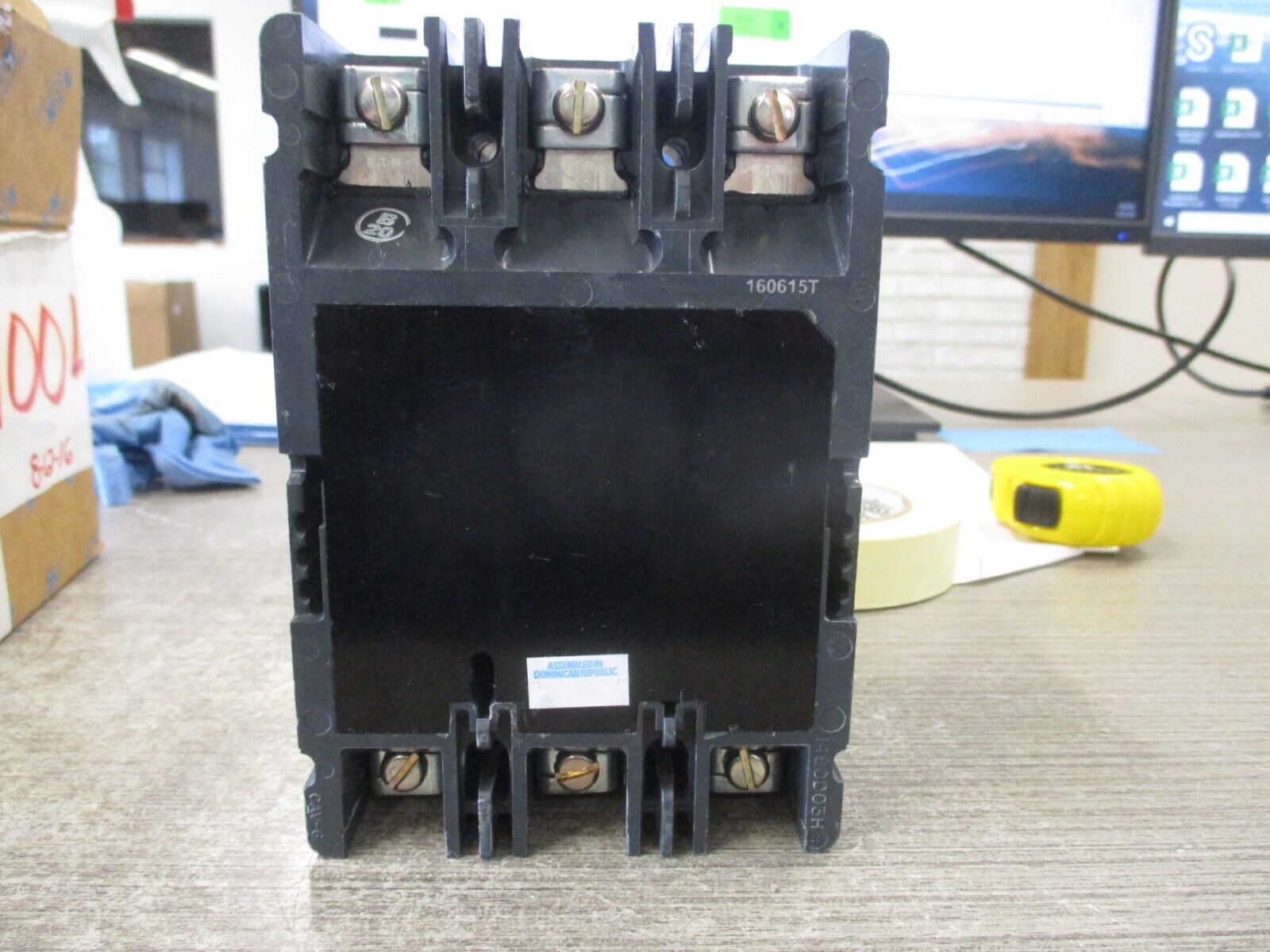 Eaton Circuit Breaker ED3100L 100A 240V 3P New Surplus