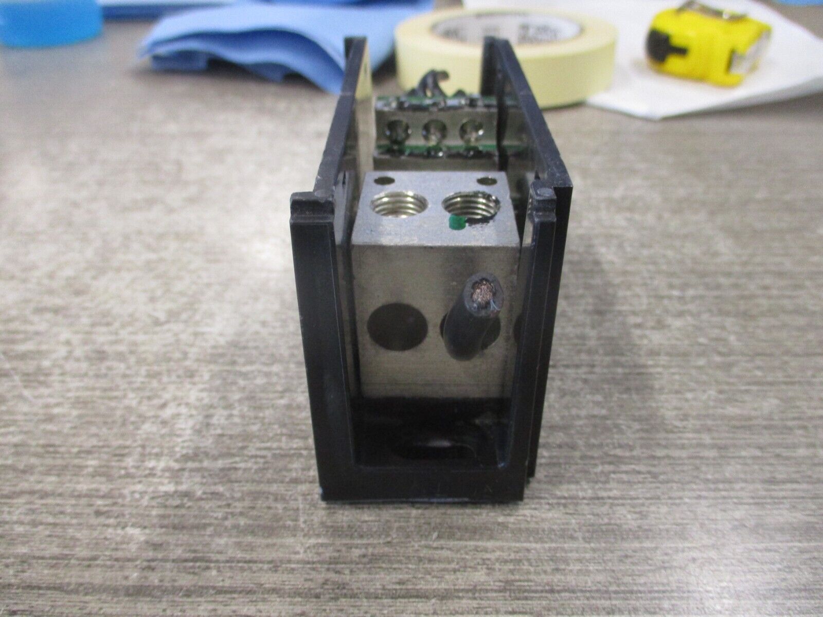 Brumall Power Distribution Block AM-K2-H12 600V 1P Line: 2/0-14 Load: 4-14 Used
