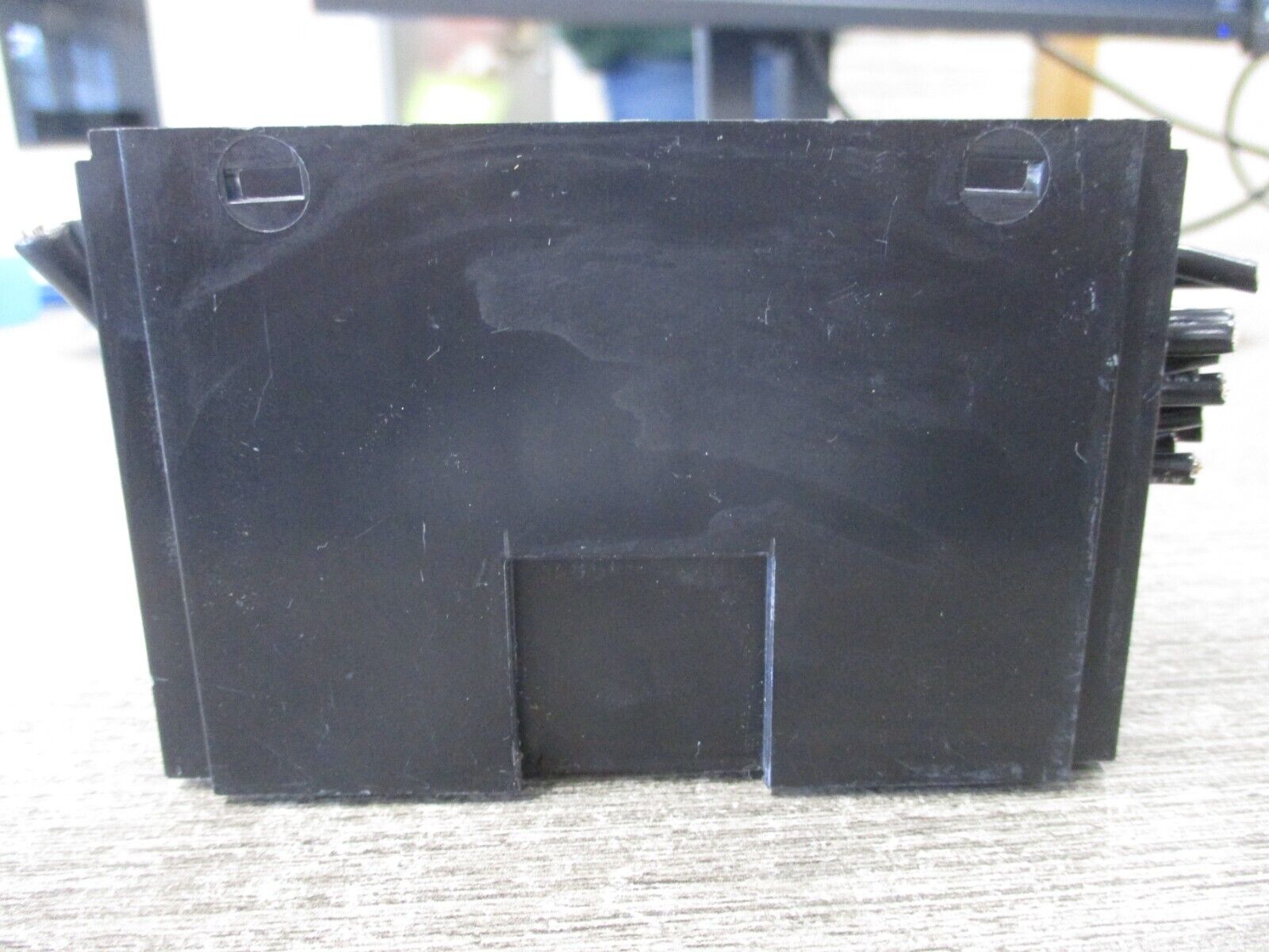 Brumall Power Distribution Block AM-K2-H12 600V 1P Line: 2/0-14 Load: 4-14 Used